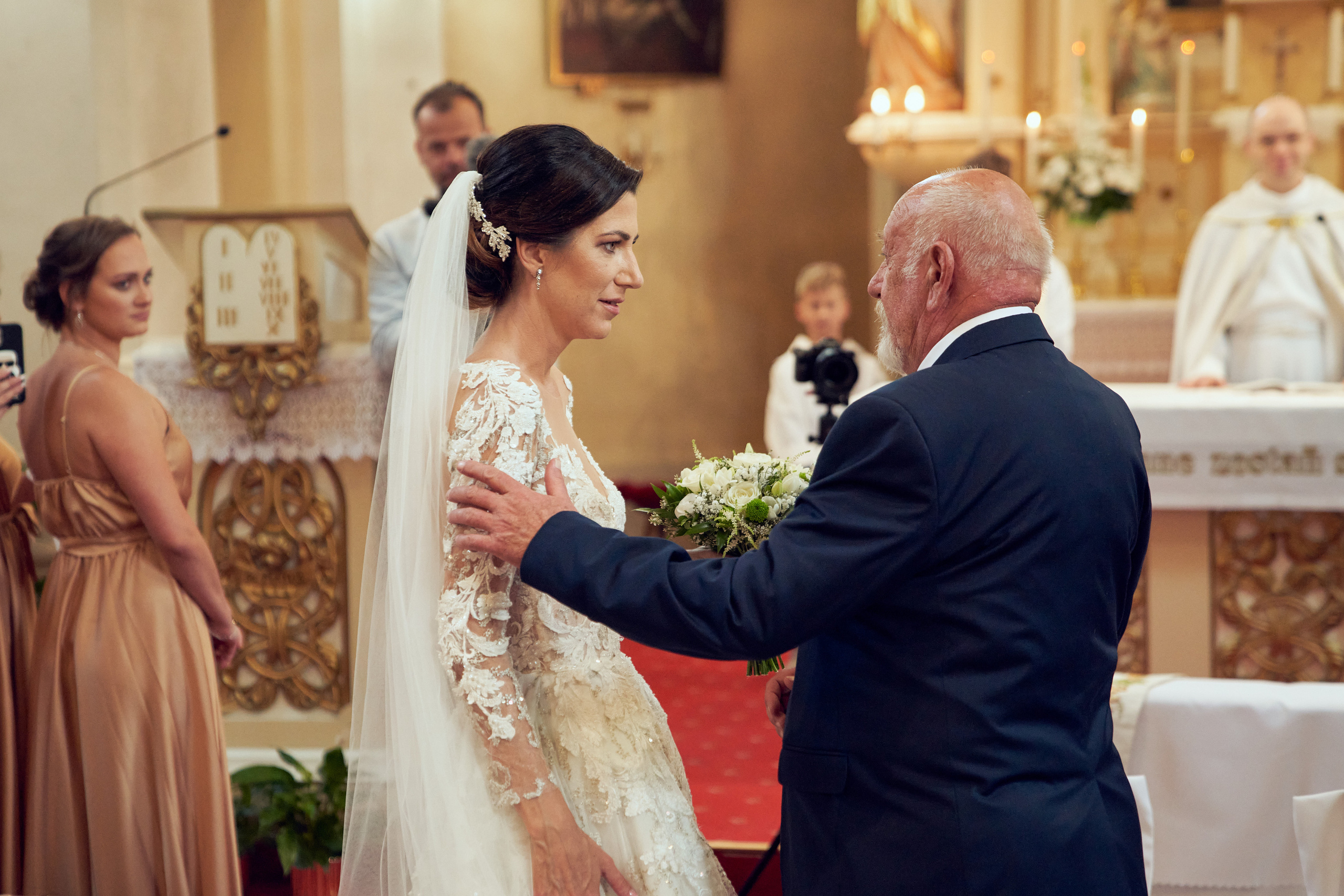 Svadobny fotograf svadobny fotograf cena kameraman na svadbu cena. Fotograf kameraman na svadbu Bratislava Banská Bystrica Сelé Slovensko svadobný kameraman