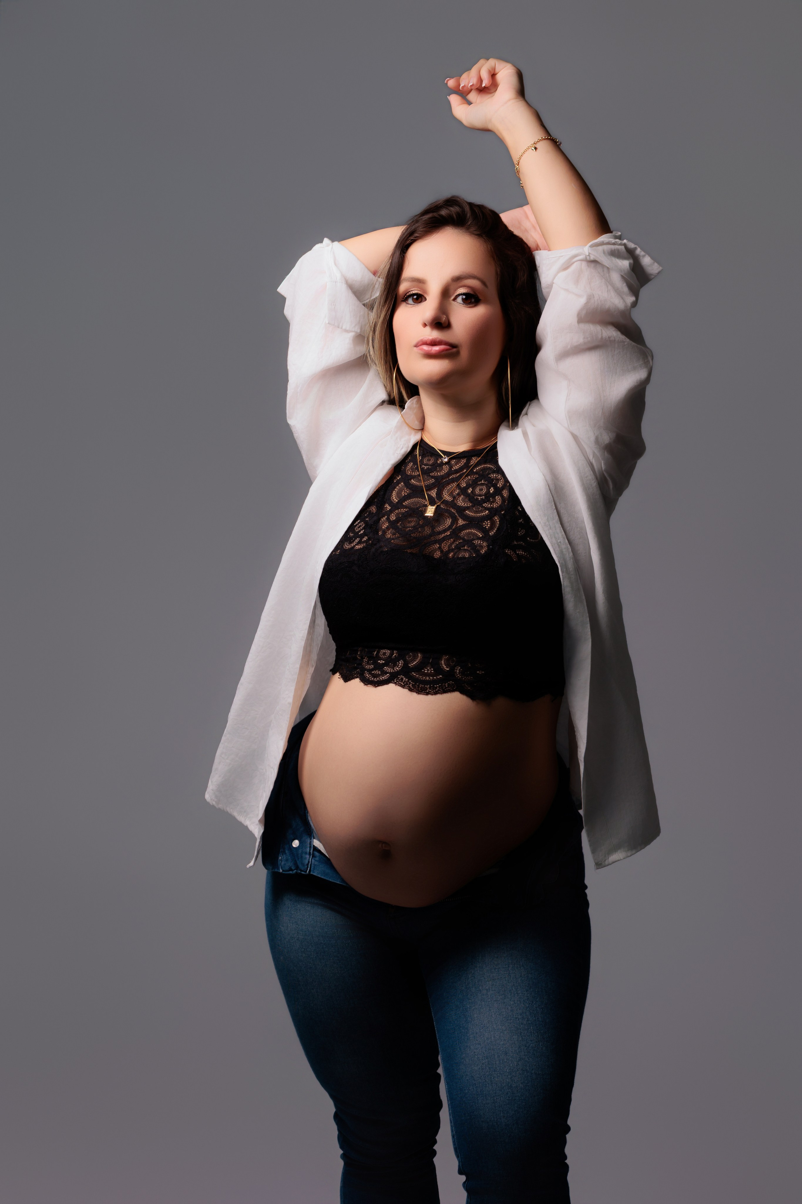 Fotografia de gestante com foco em conexão em Indaial Timbó e Blumenau