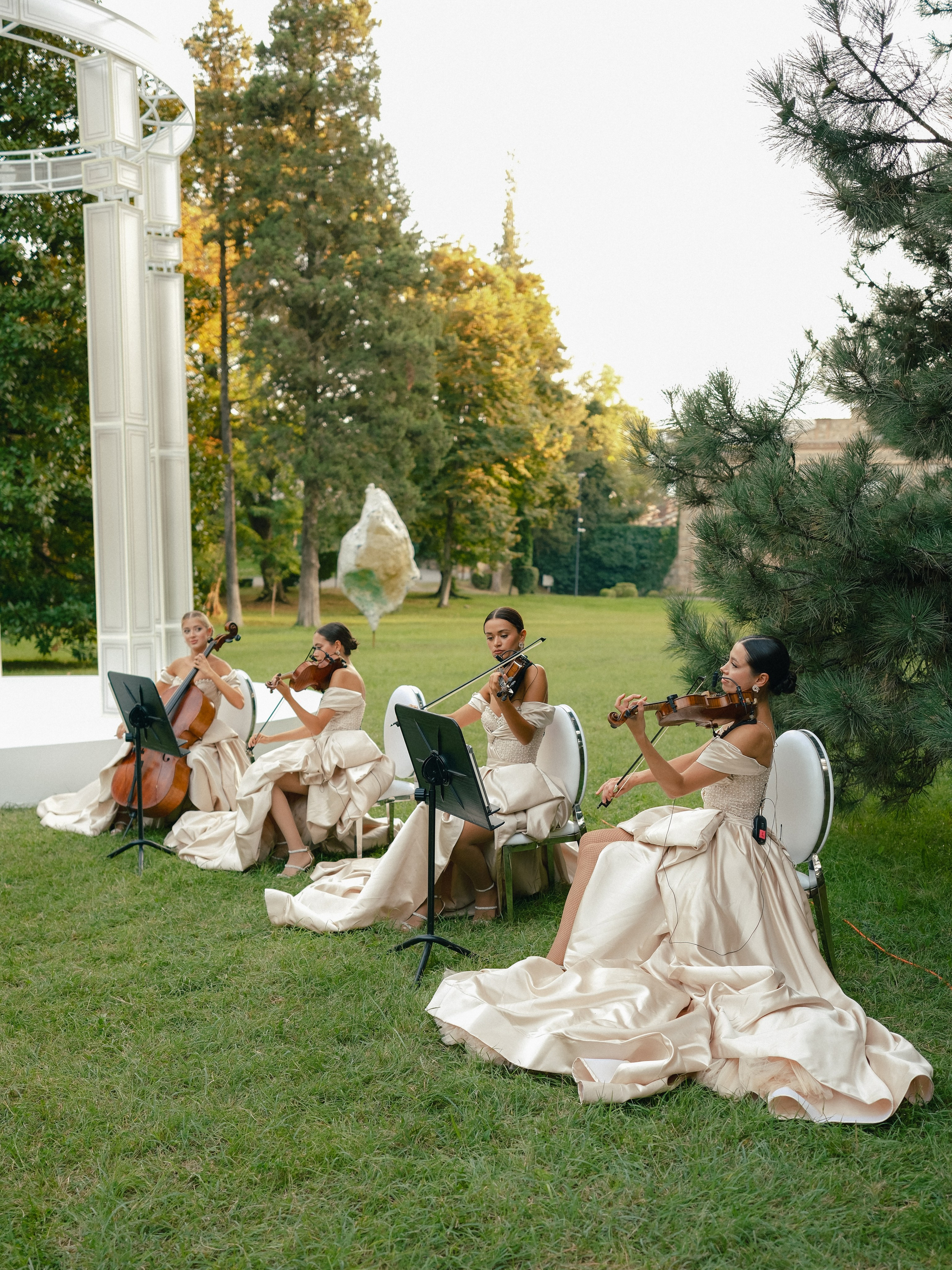 Natali & Miriani. Cinematic photographer based in Tbilisi, Georgia — Nicole