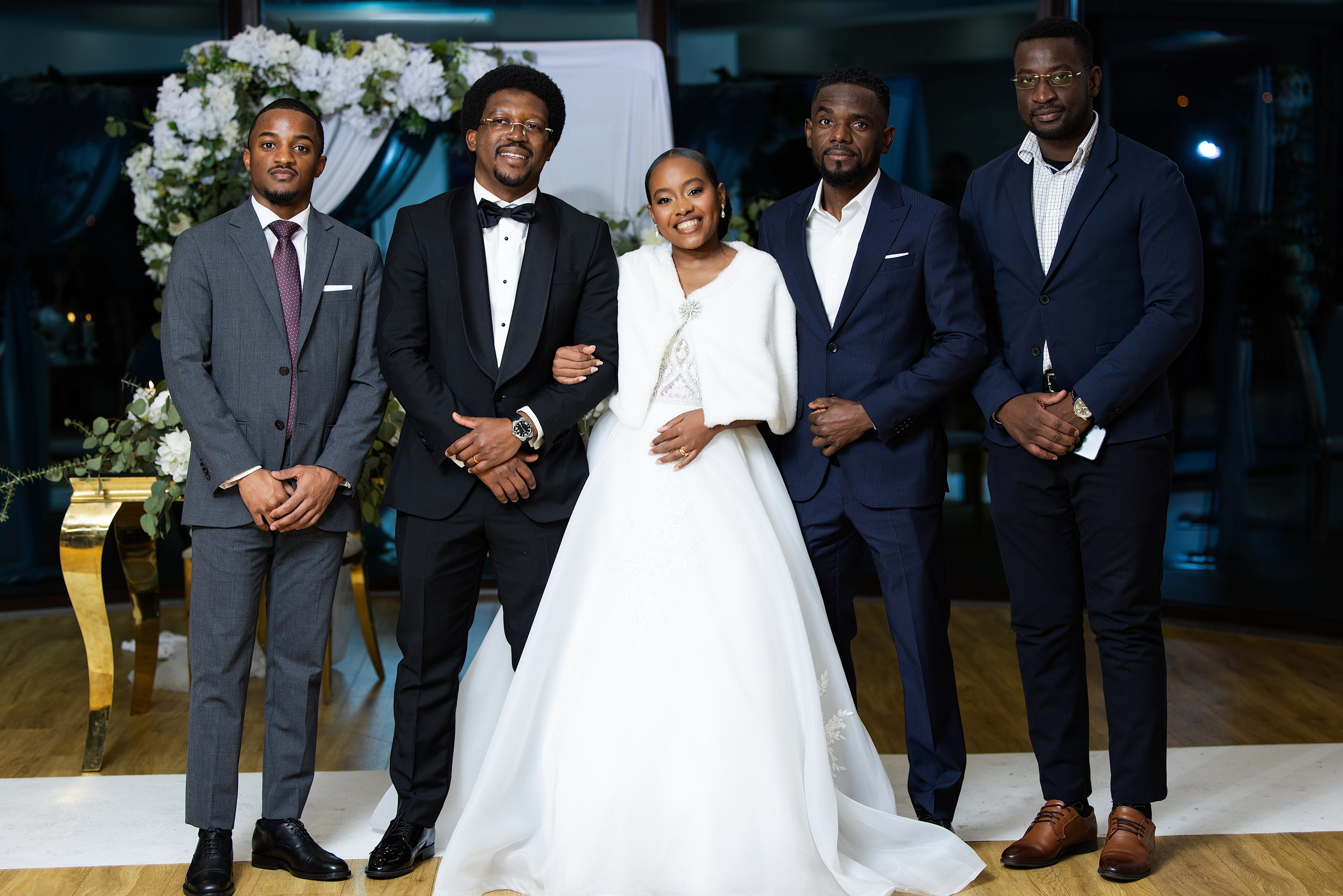 Nawik e Ethson. Fazemos o seu casamento ser lembrado por gerações