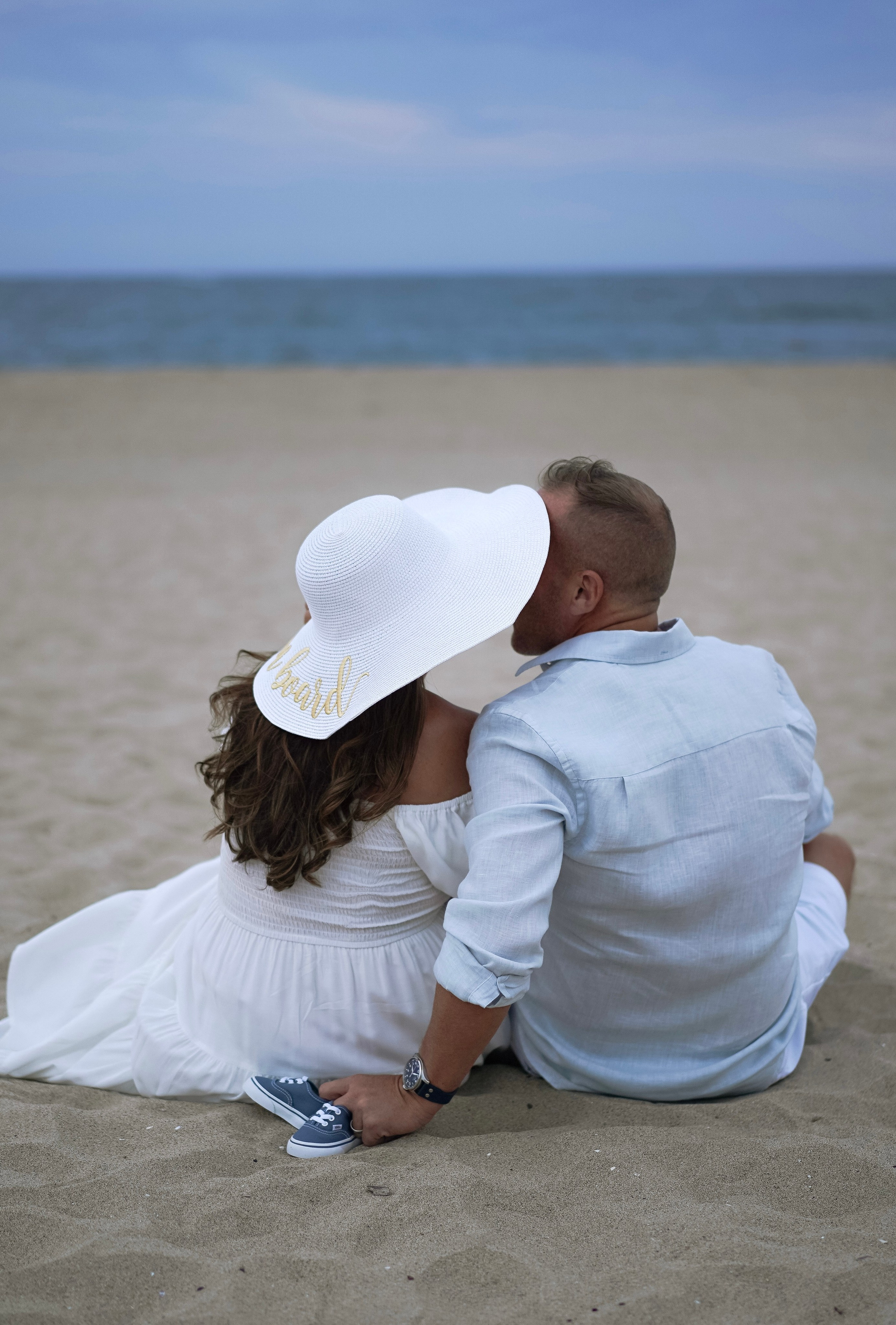 Family photoshoot. Family photoshoot outside. Beach photoshoot. Family holiday photoshoot. Sunset photoshoot