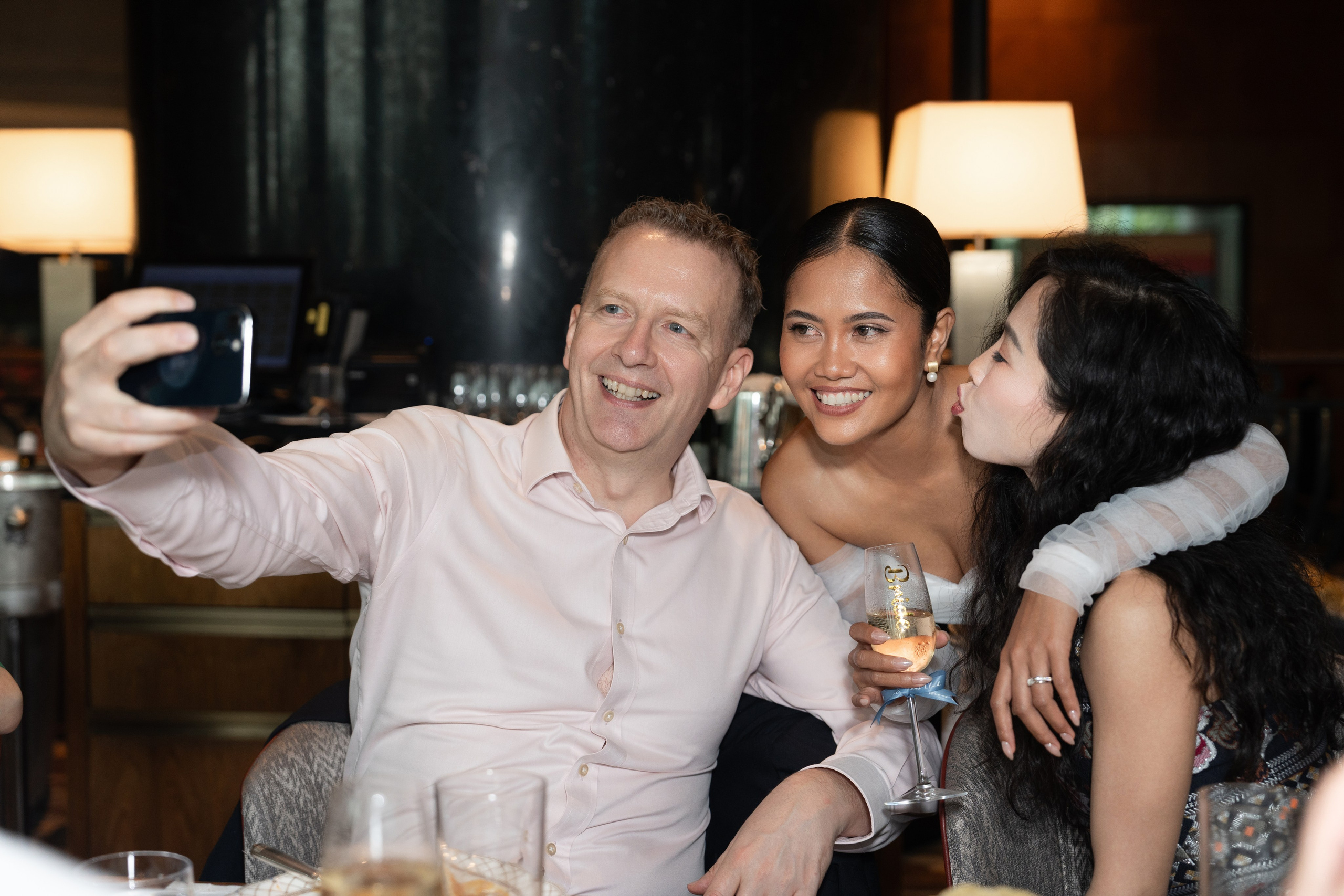 DEE & NICK. PHOTOGRAPHER IN HONG KONG (WEDDING, FASHION, FAMILY, EVENTS)