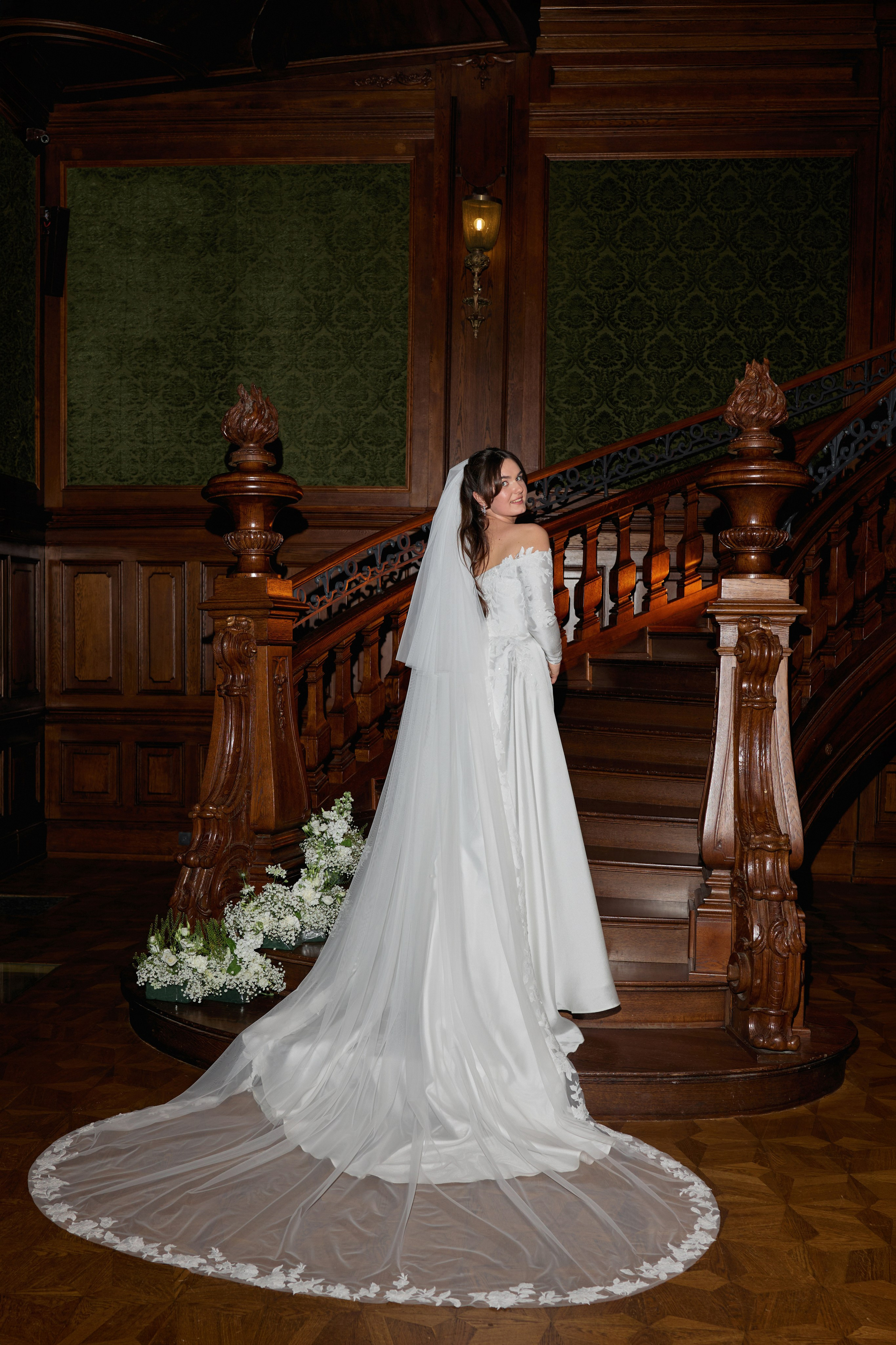 Wiktoria & Kacper. Pałac Goetz. Fotograf ślubny i rodzinny w Krakowie Yana Klymova