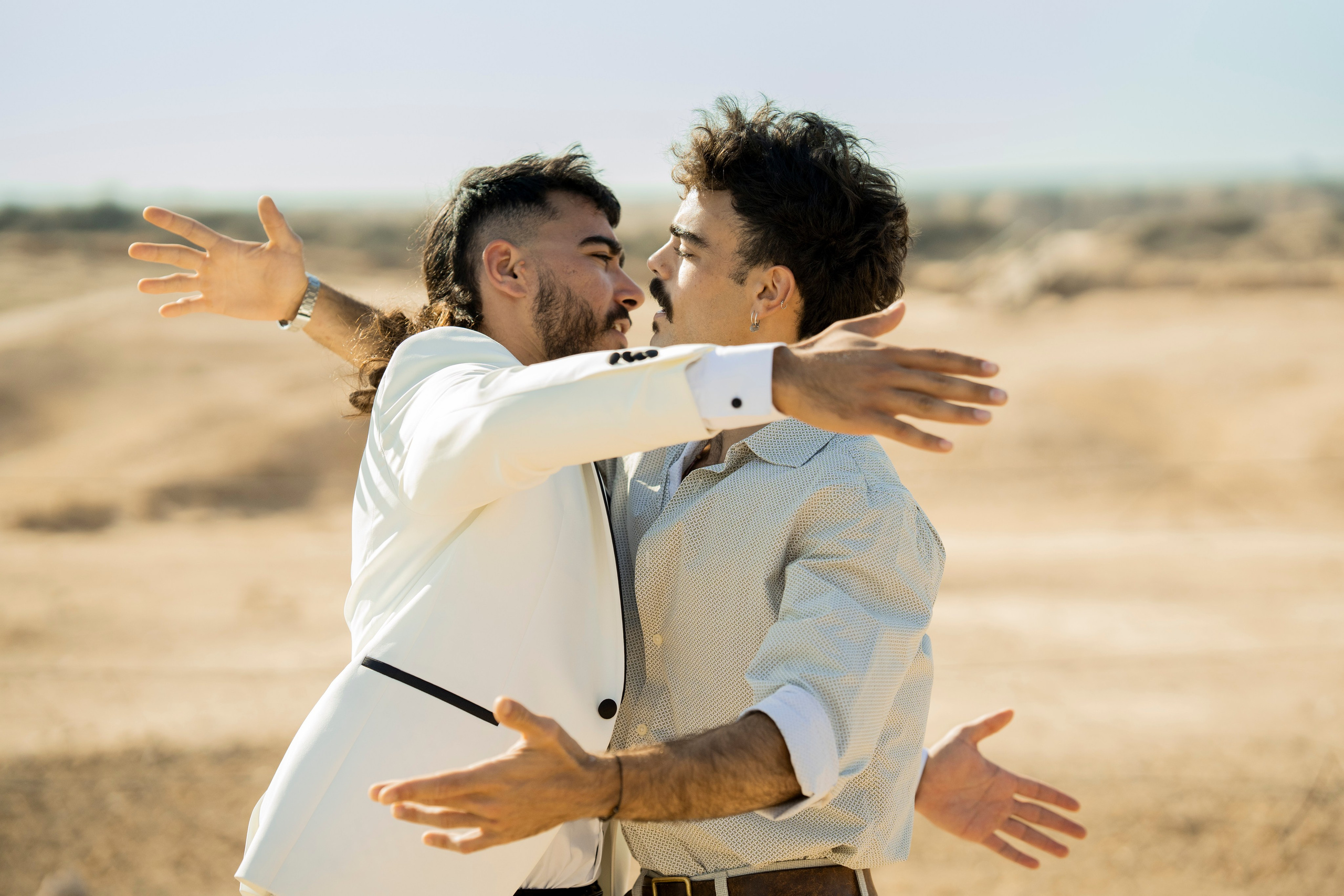 אביה ואחיה. יוסף מזרחי צילום חתונה, ברית וזוגיות. צלם מקצועי שאוהב להוציא אתכם הכי יפים ברגעים הכי מרגשים