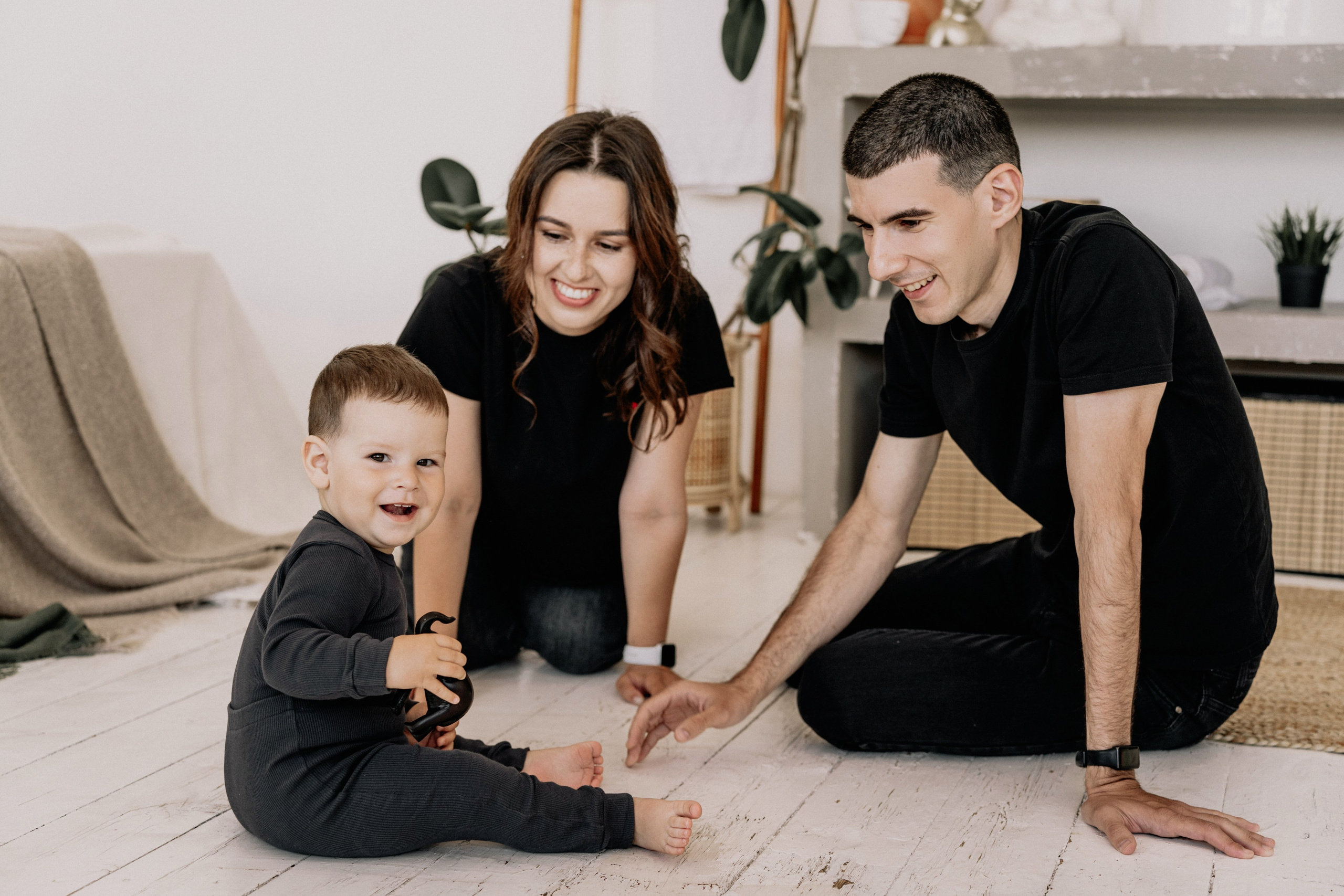 Anastasia, Jane, Sava at home. Wedding and family photographer and videographer PA, NJ, NY, DE, MD