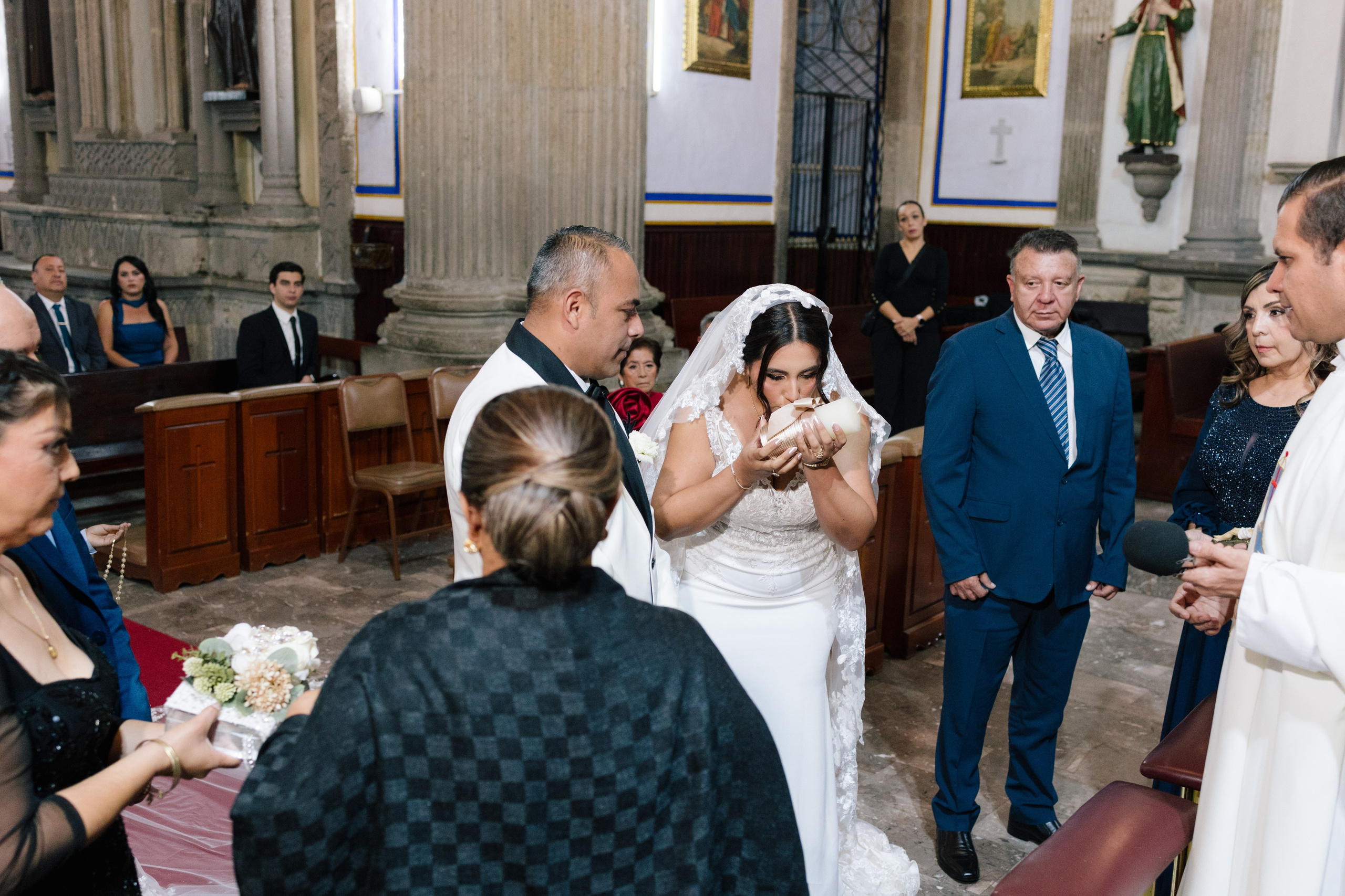 Alejandra y Salvador. Principal