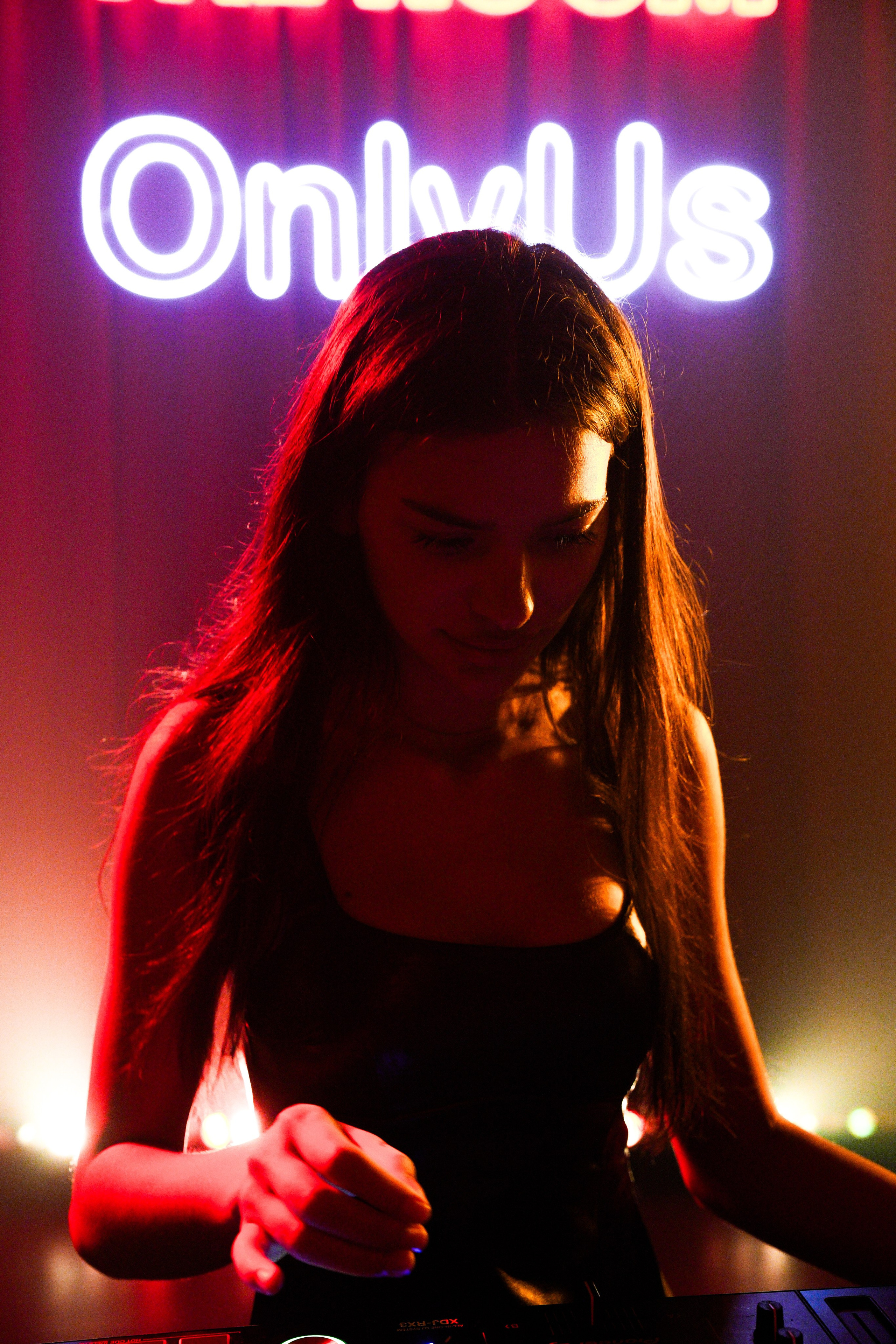 OnlyUs 3.0. THE ROOM BAR