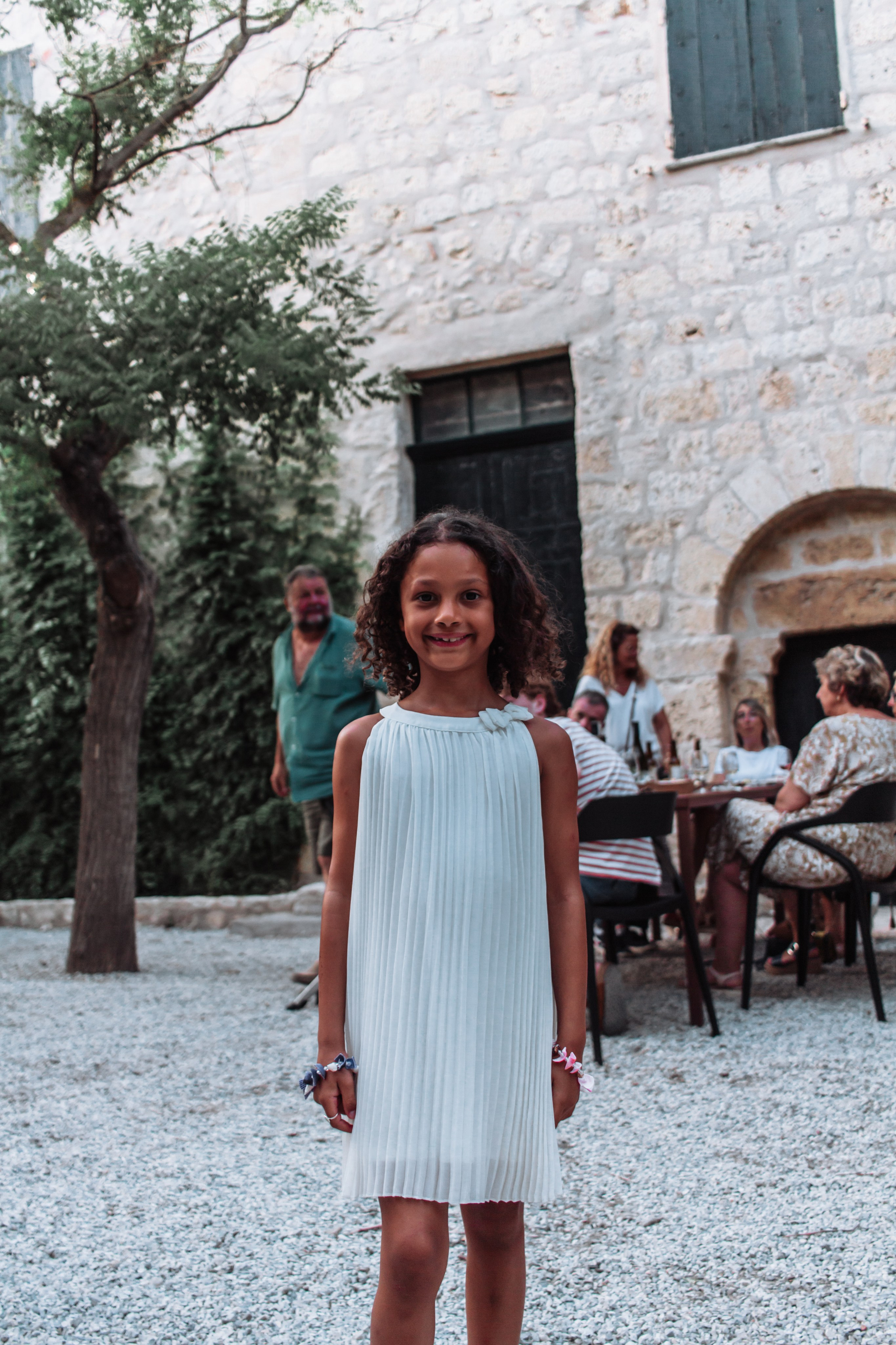 Reportage de fête au Château Prat de Cest. Professional Photographer in France | Poitiers, Tours & Châtellerault | Portrait, Family, Corporate & Wedding Photography