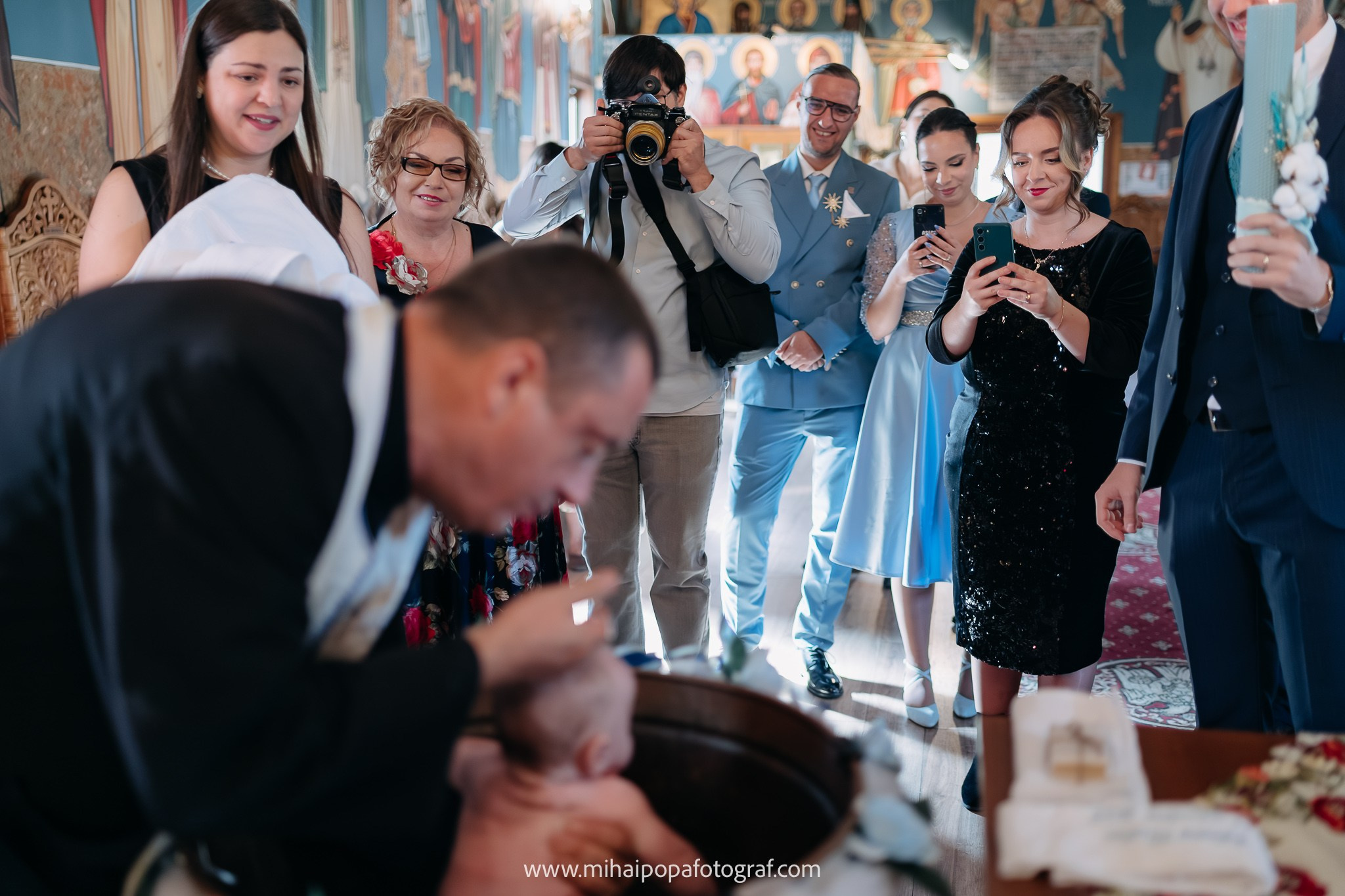 Fotograf de botez în Bucuresti| Mihai Popa Fotograf. Fotograf Nuntă & Botez București - Mihai Popa | Dincolo de oameni, imortalizez emoții!