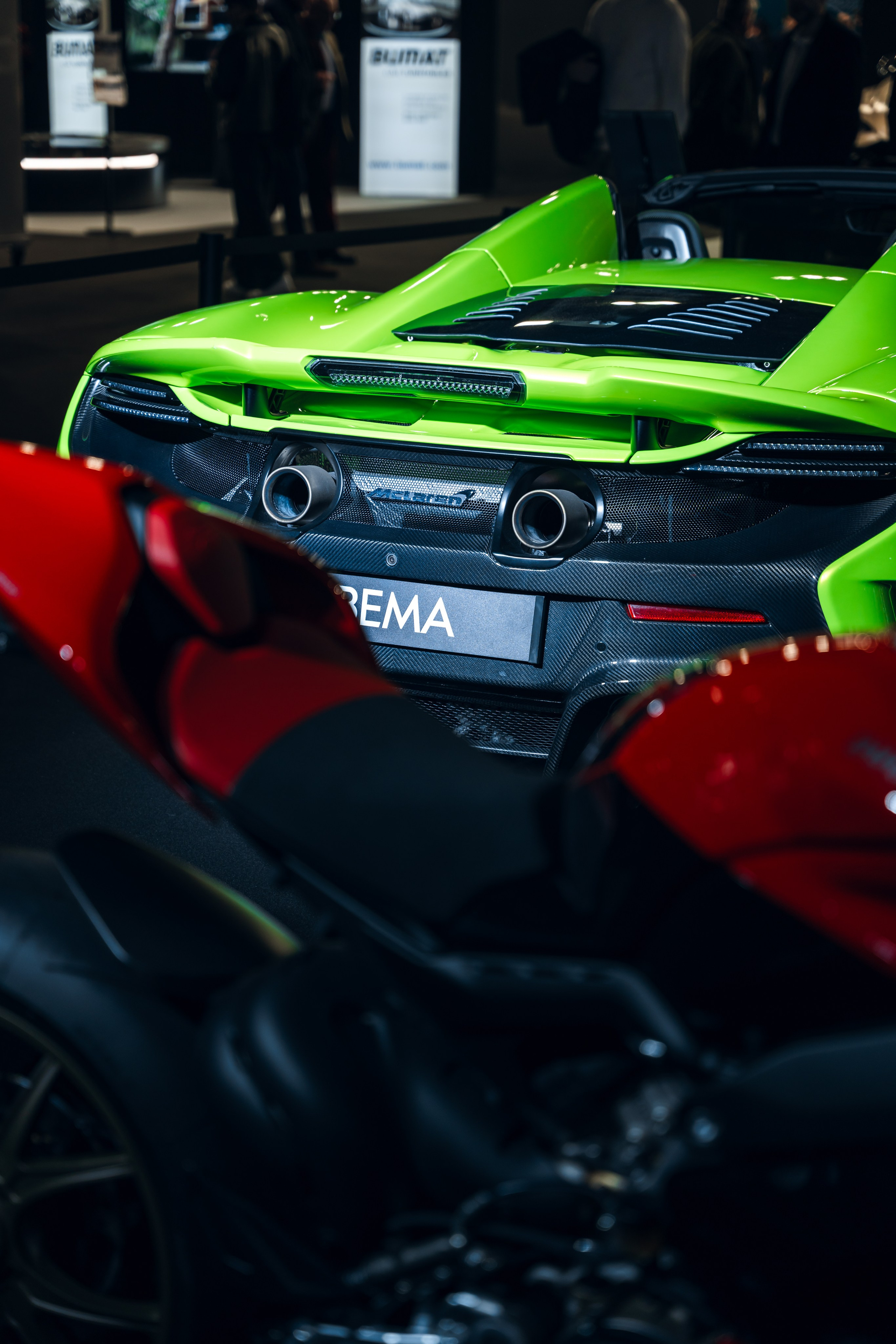 Retromobile 2026. Photographe de voitures à Paris — Vitalii Motruk