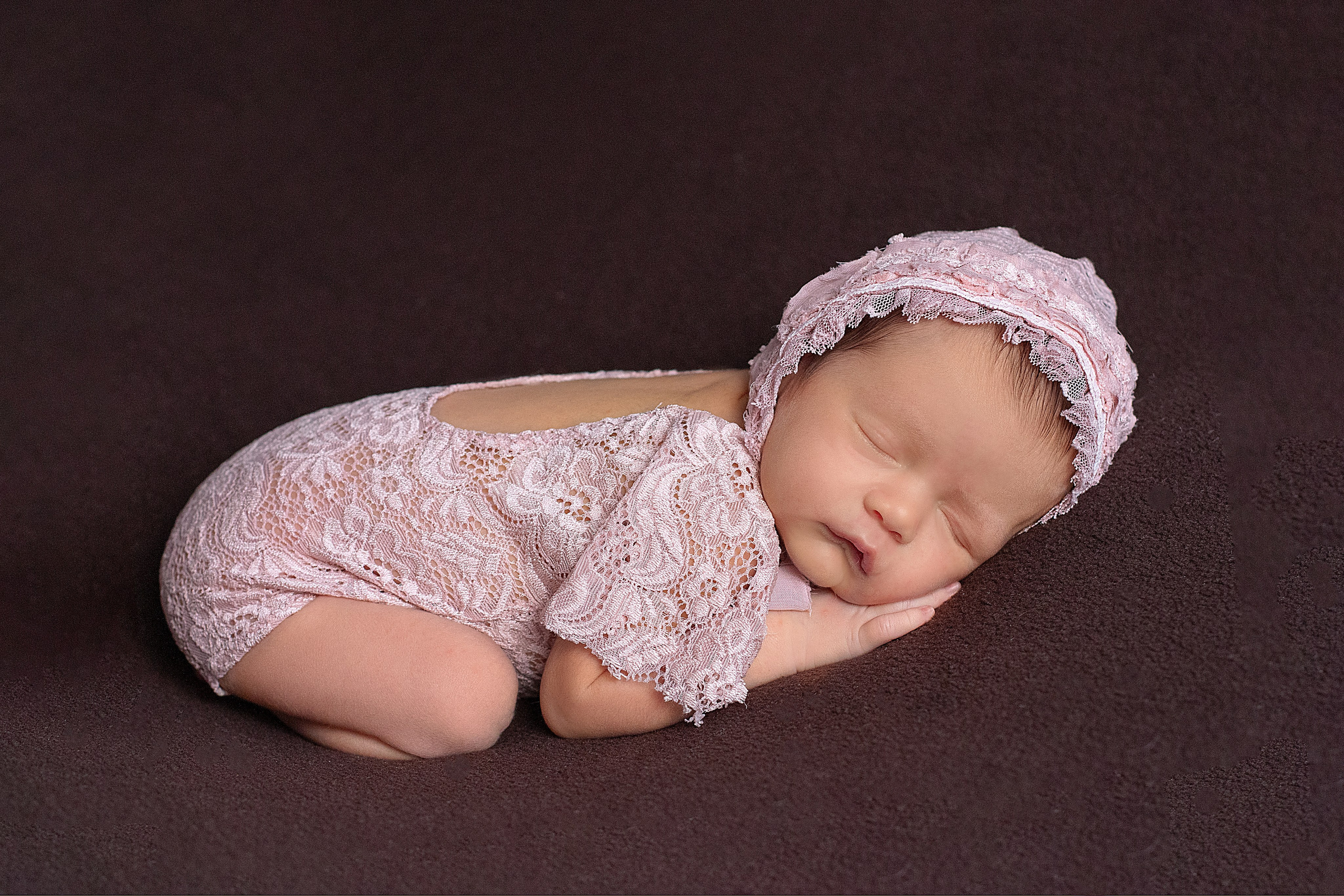 Newborn классическая. Детский и семейный фотограф в г. Бельцы