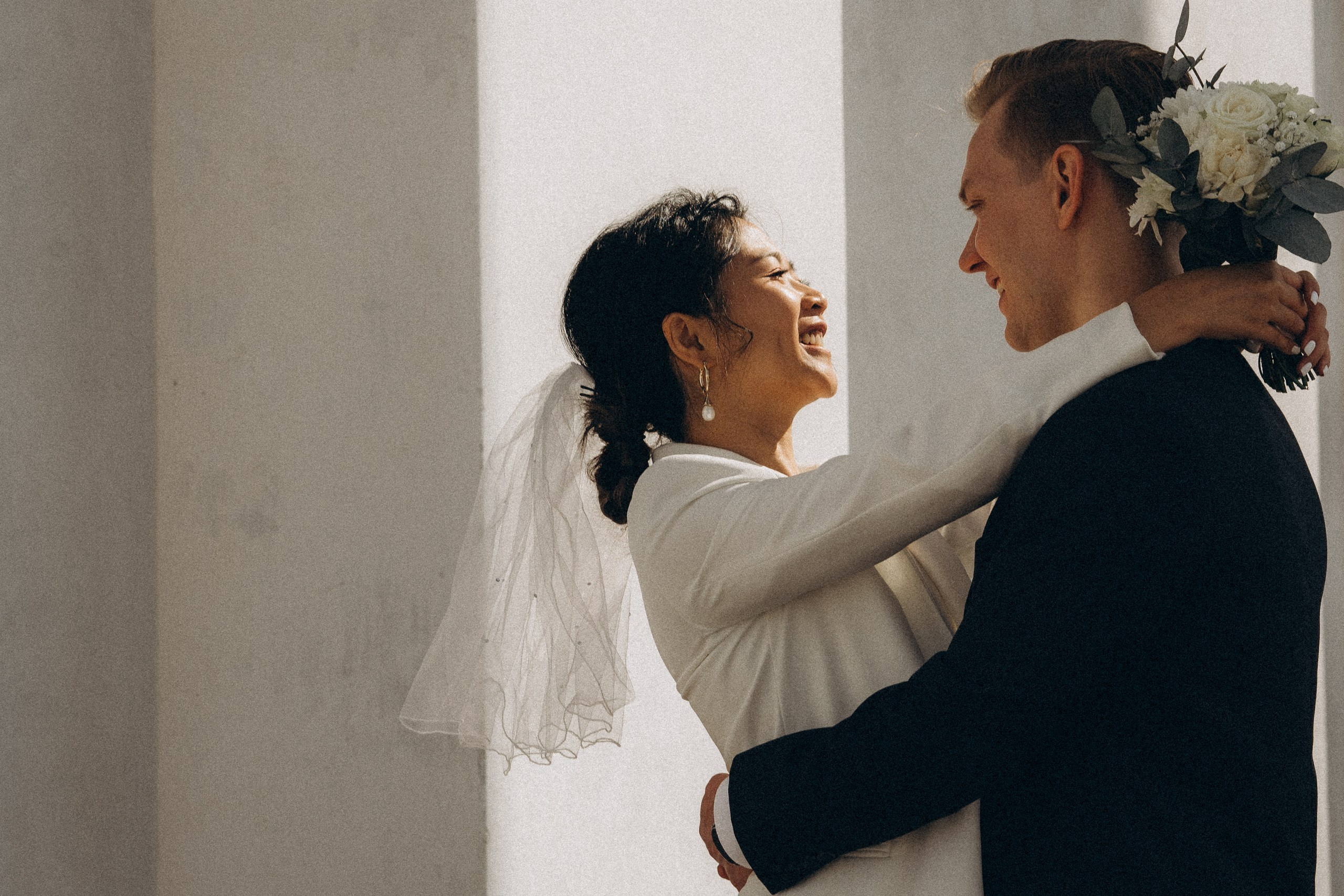 City wedding. Wedding and portrait photographer in Helsinki Vickan O