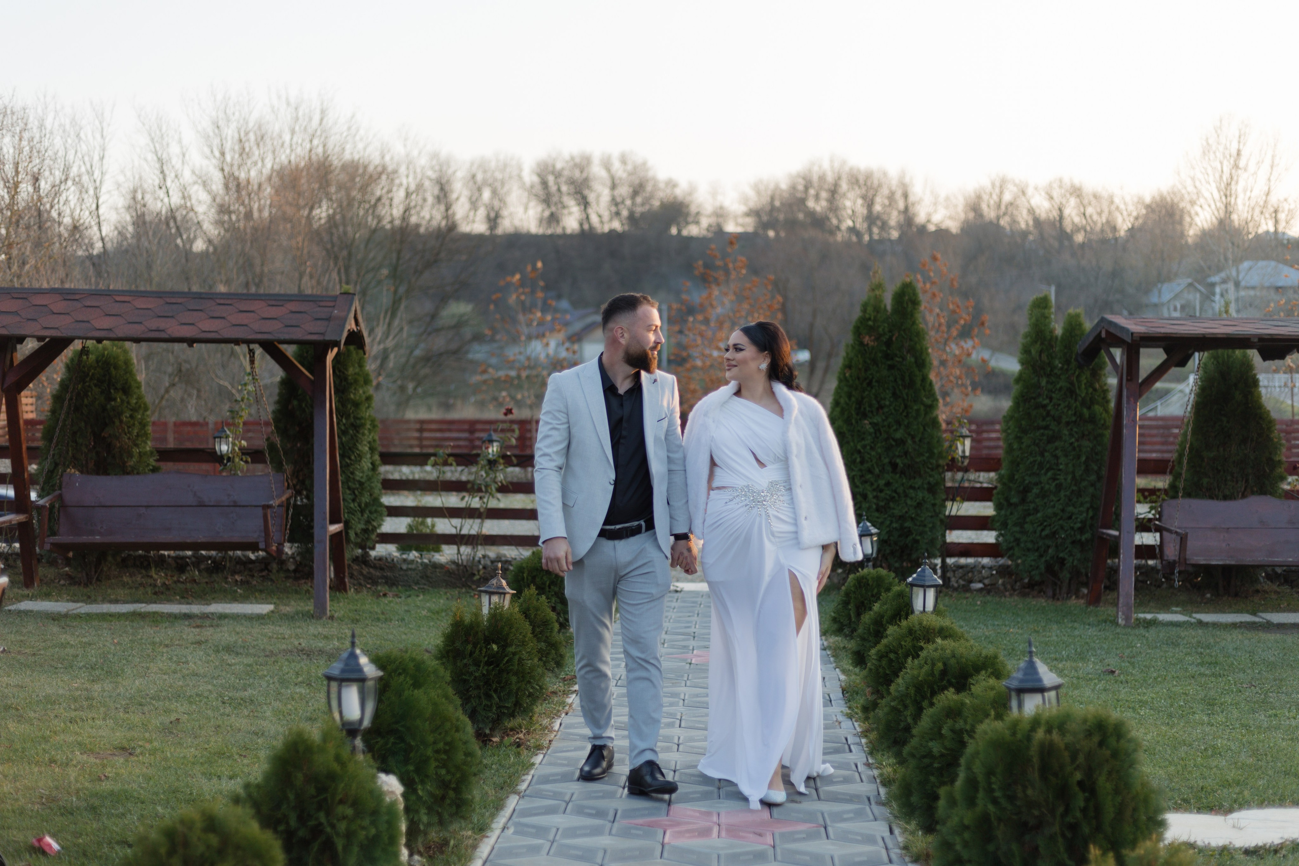 Madalina & Alin. Fotograf si videograf — evenimente si studio