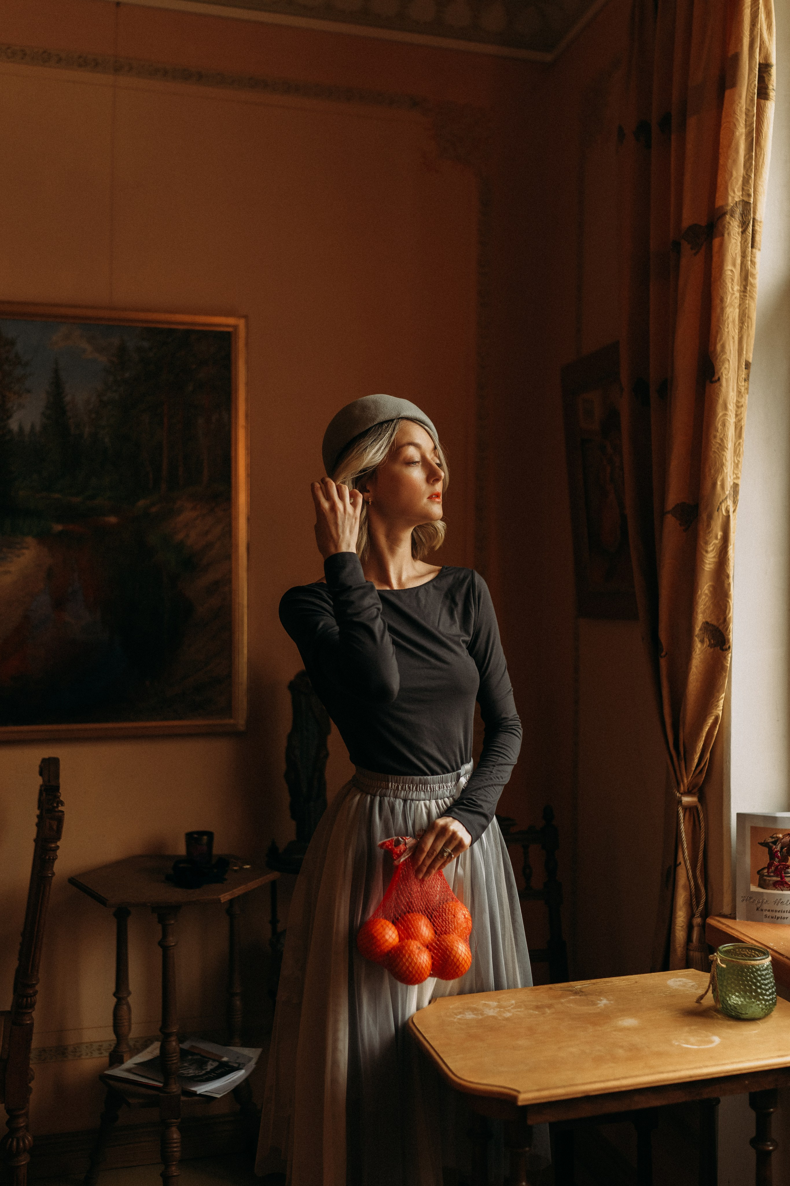 Woman phoshoot. Wedding and potrait photographer in Helsinki Vickan O