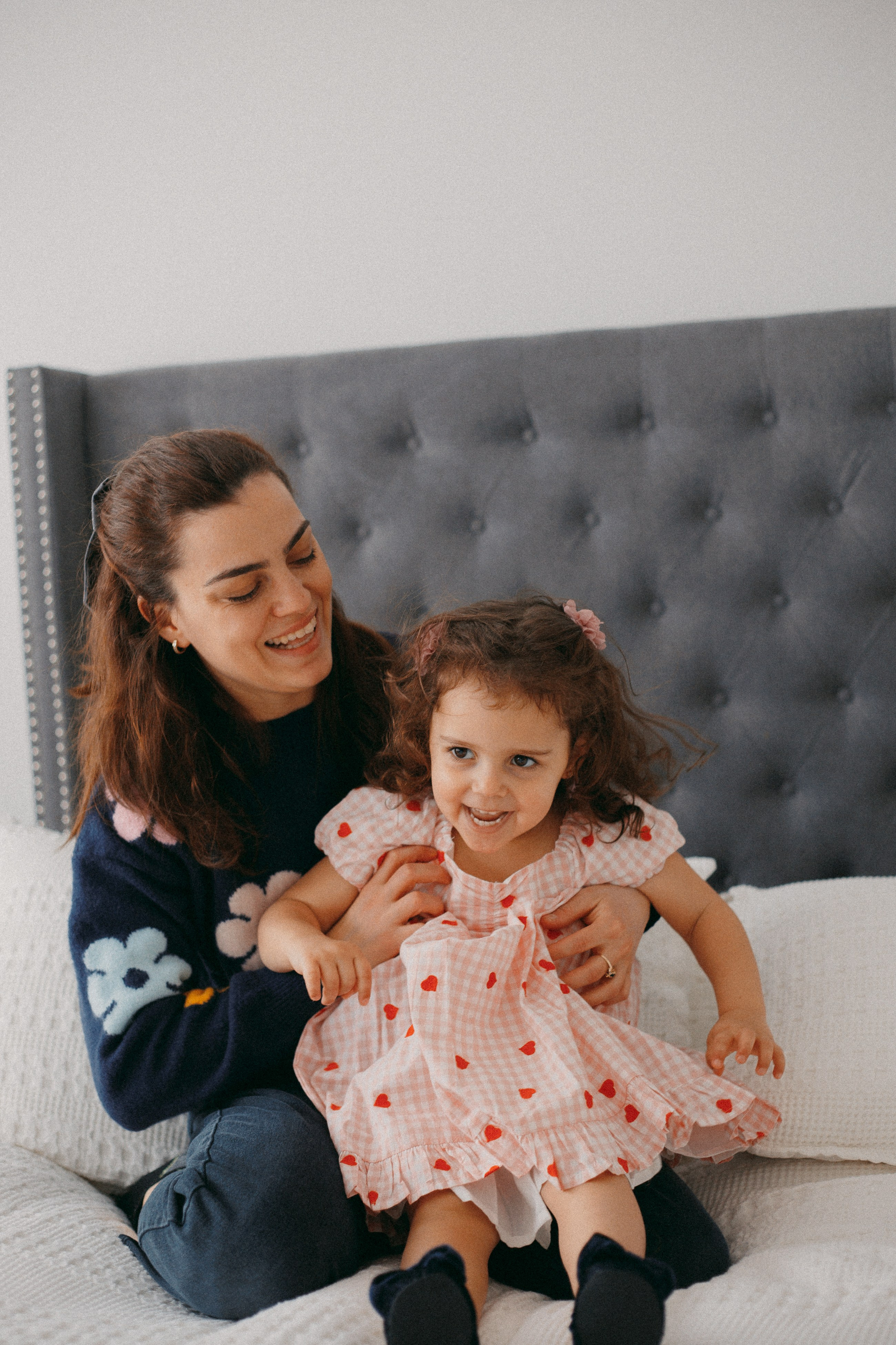 PHOTOGRAPHER JENNY IN CALGARY. I am a portrait and family photographer Jenny in Montreal and Calgary