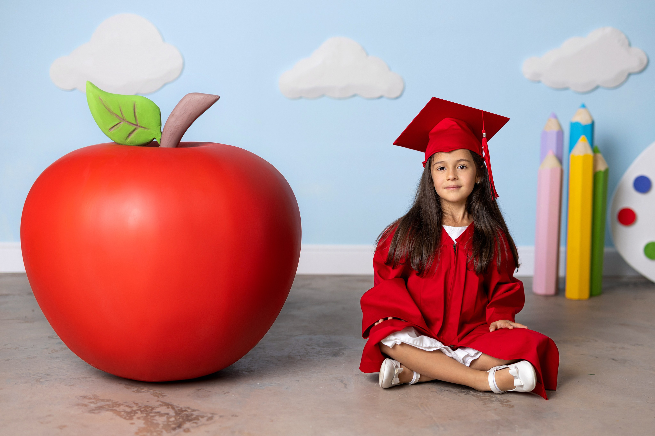 Тоги и шапки за детски градини | Завършване с усмивка | togiishapki.bg. 🎓 Togiishapki.bg — Тоги и академични шапки за дипломиране на студенти, ученици и деца