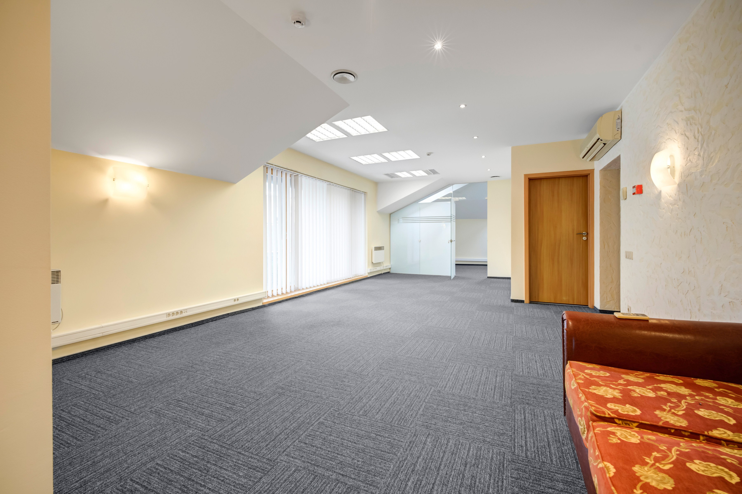 Kėstučio g. 30, komerc. patalpos. Elina Sapiega fotografė Vilniuje