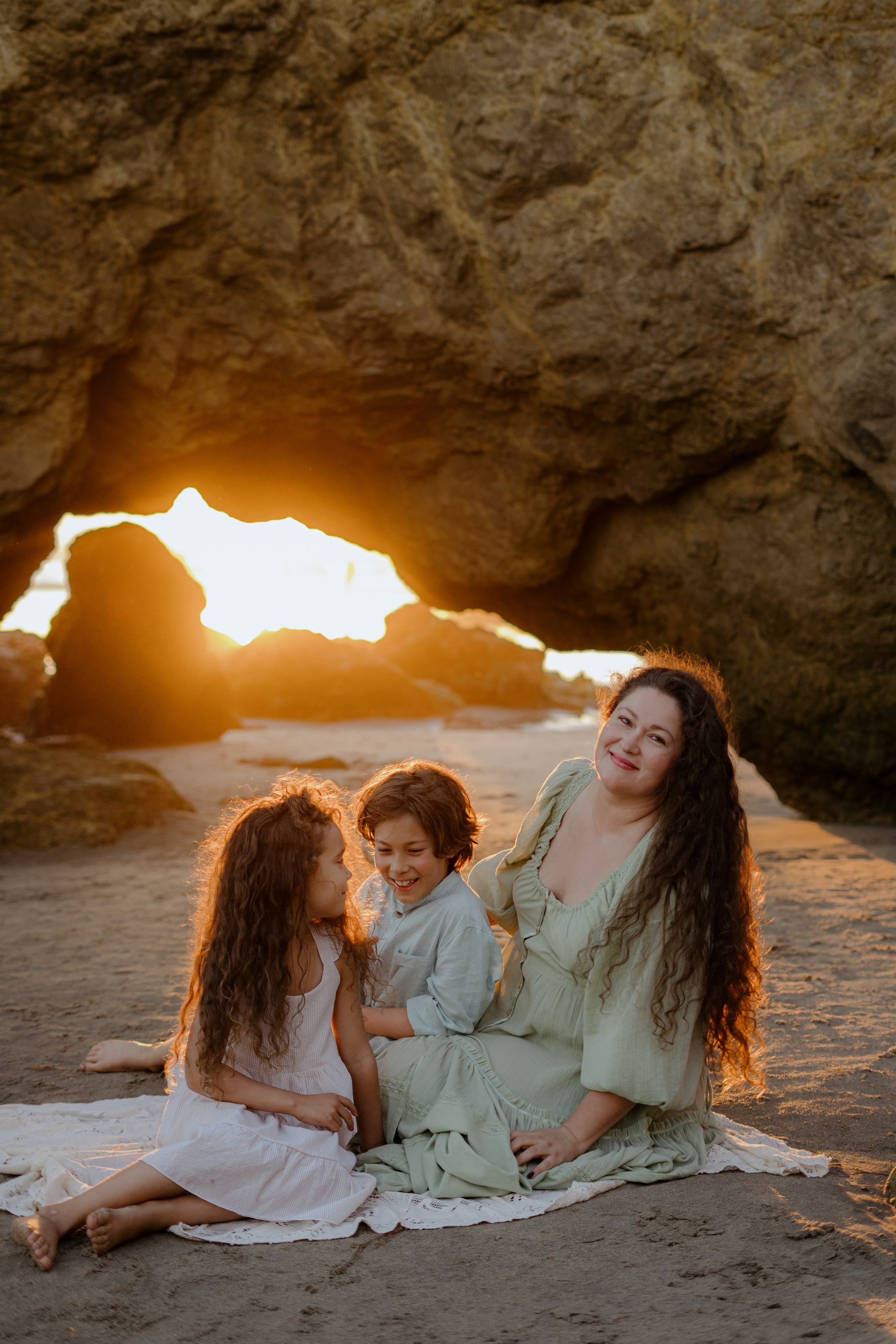 Family photoshoot. Orange County Wedding Photographer & Videographer | Candid & Timeless Wedding Photo + Video | Italiantsev