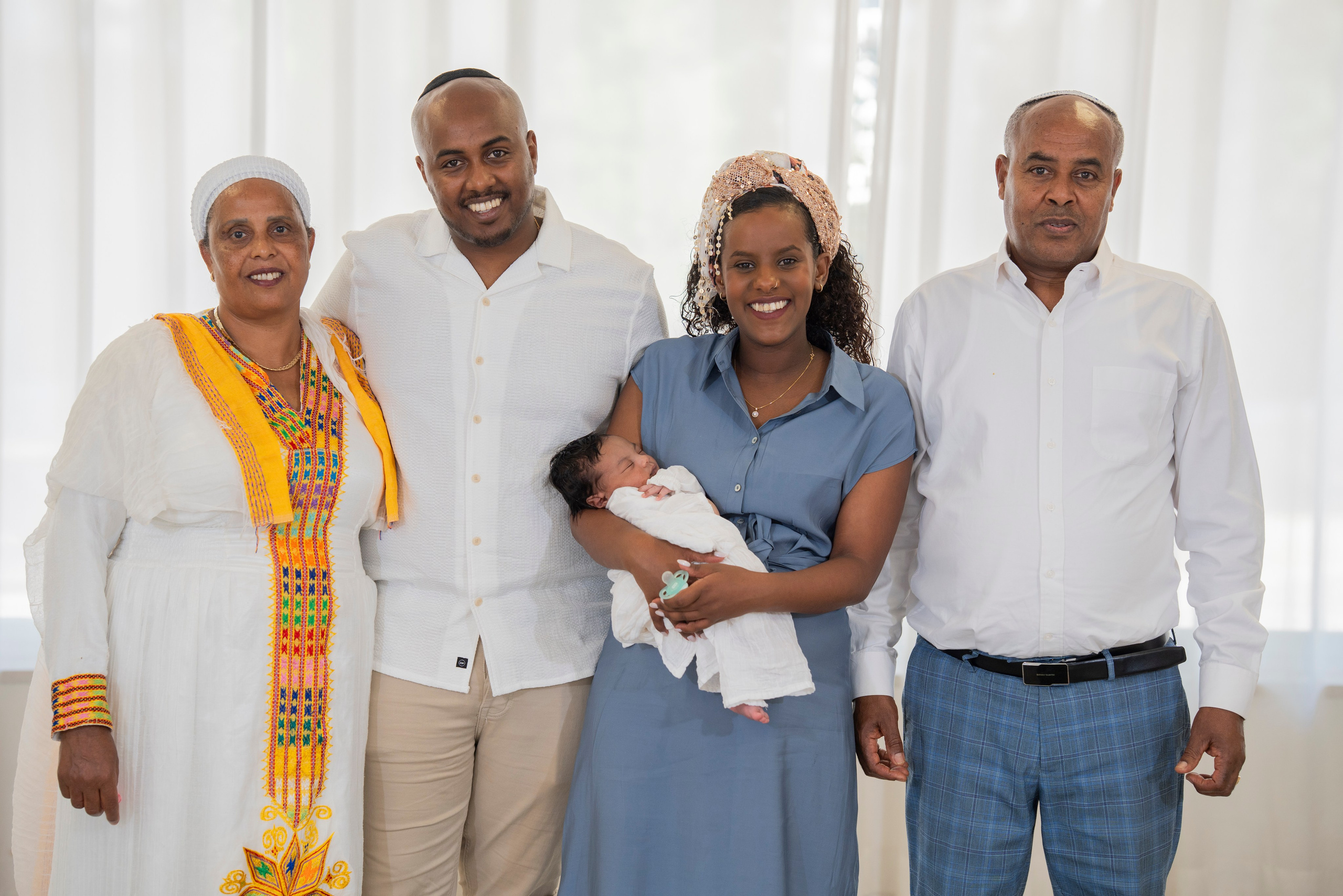 משפחת סלומון. יוסף מזרחי צילום חתונה, ברית וזוגיות. צלם מקצועי שאוהב להוציא אתכם הכי יפים ברגעים הכי מרגשים