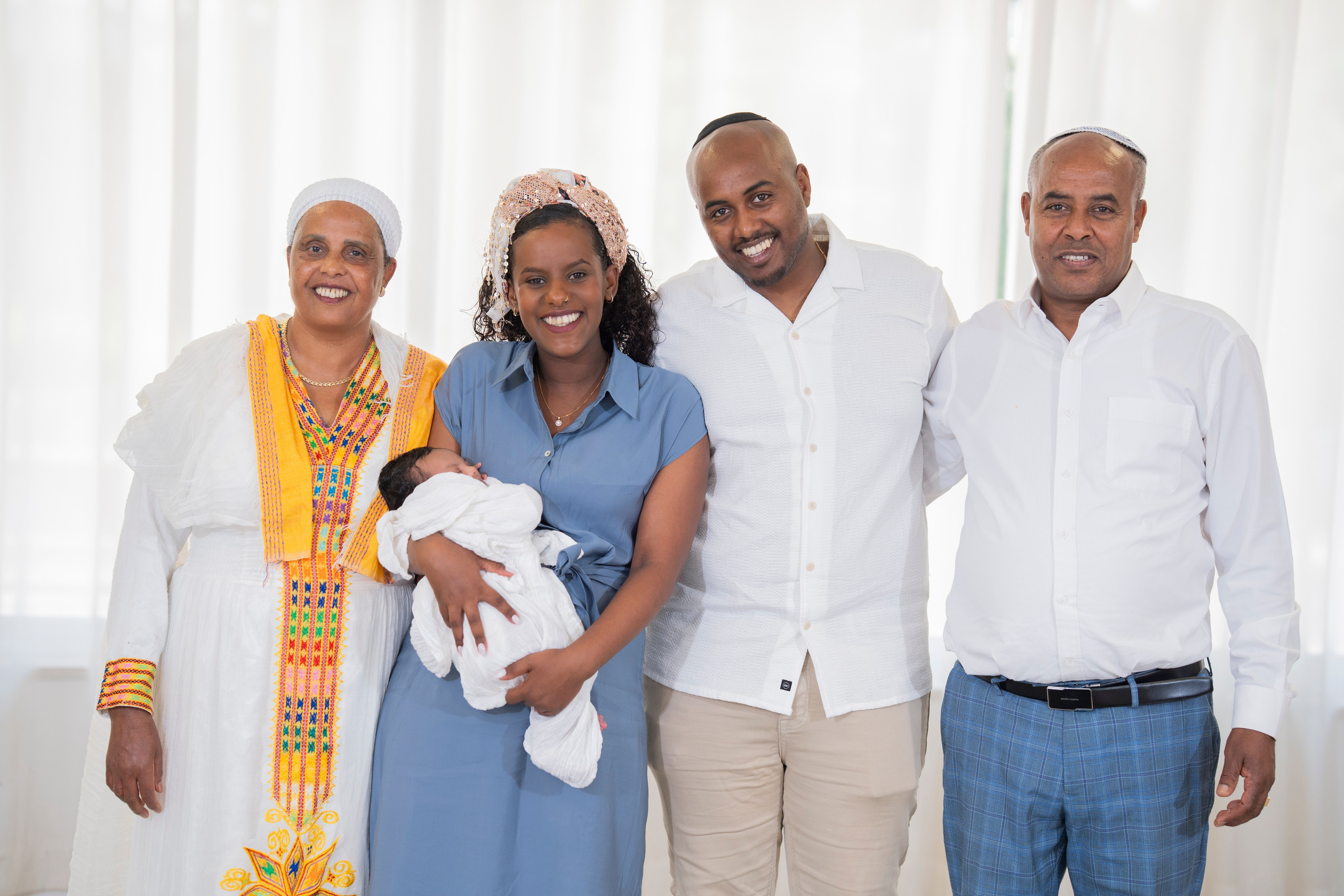 משפחת סלומון. יוסף מזרחי צילום חתונה, ברית וזוגיות. צלם מקצועי שאוהב להוציא אתכם הכי יפים ברגעים הכי מרגשים