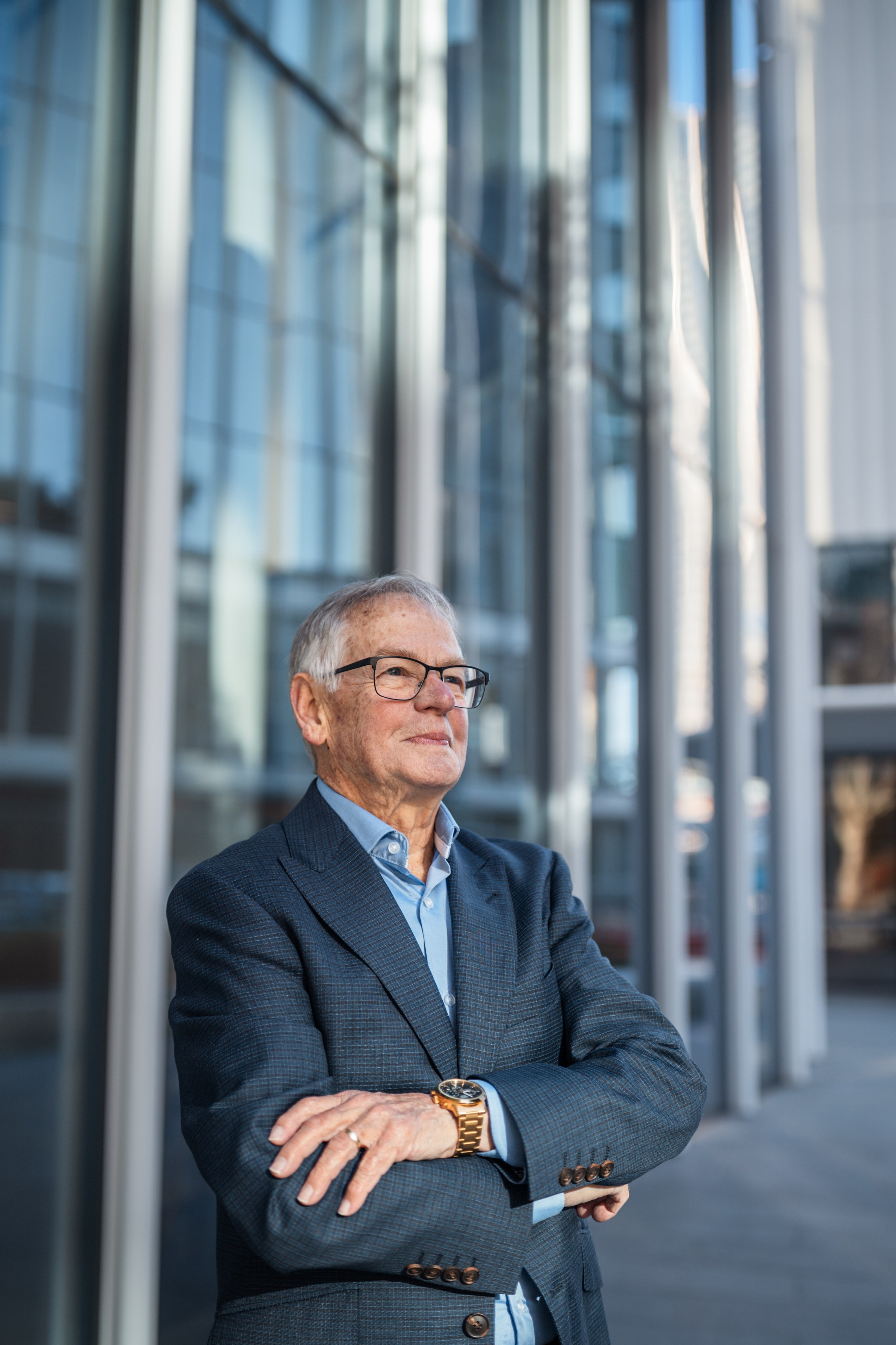 Ron Cole, Financial broker