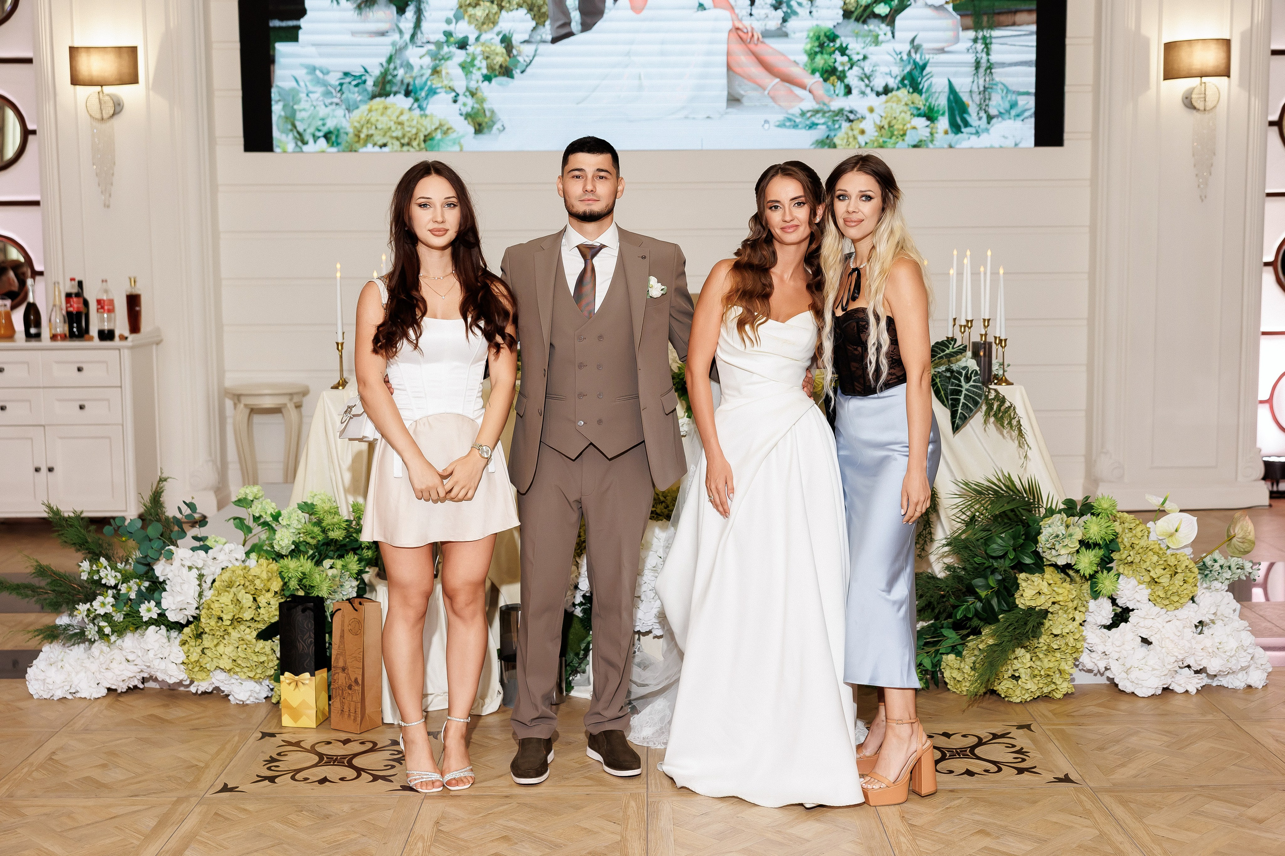 Eugen & Livia — Grand Elysee — Wedding Day. Servicii Foto și Video 067188353