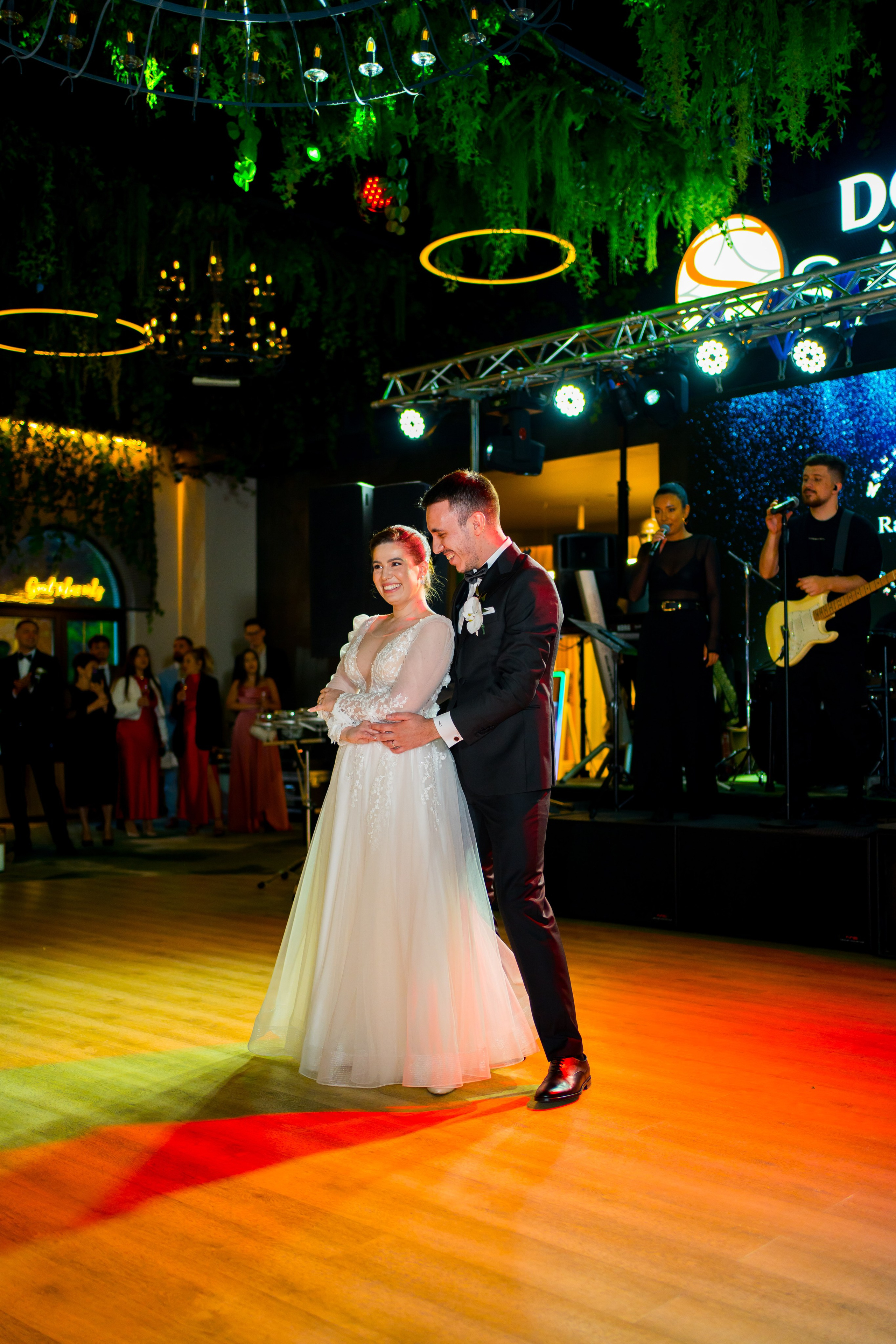 PARTY. Gabriel Florea — Fotograf nuntă București