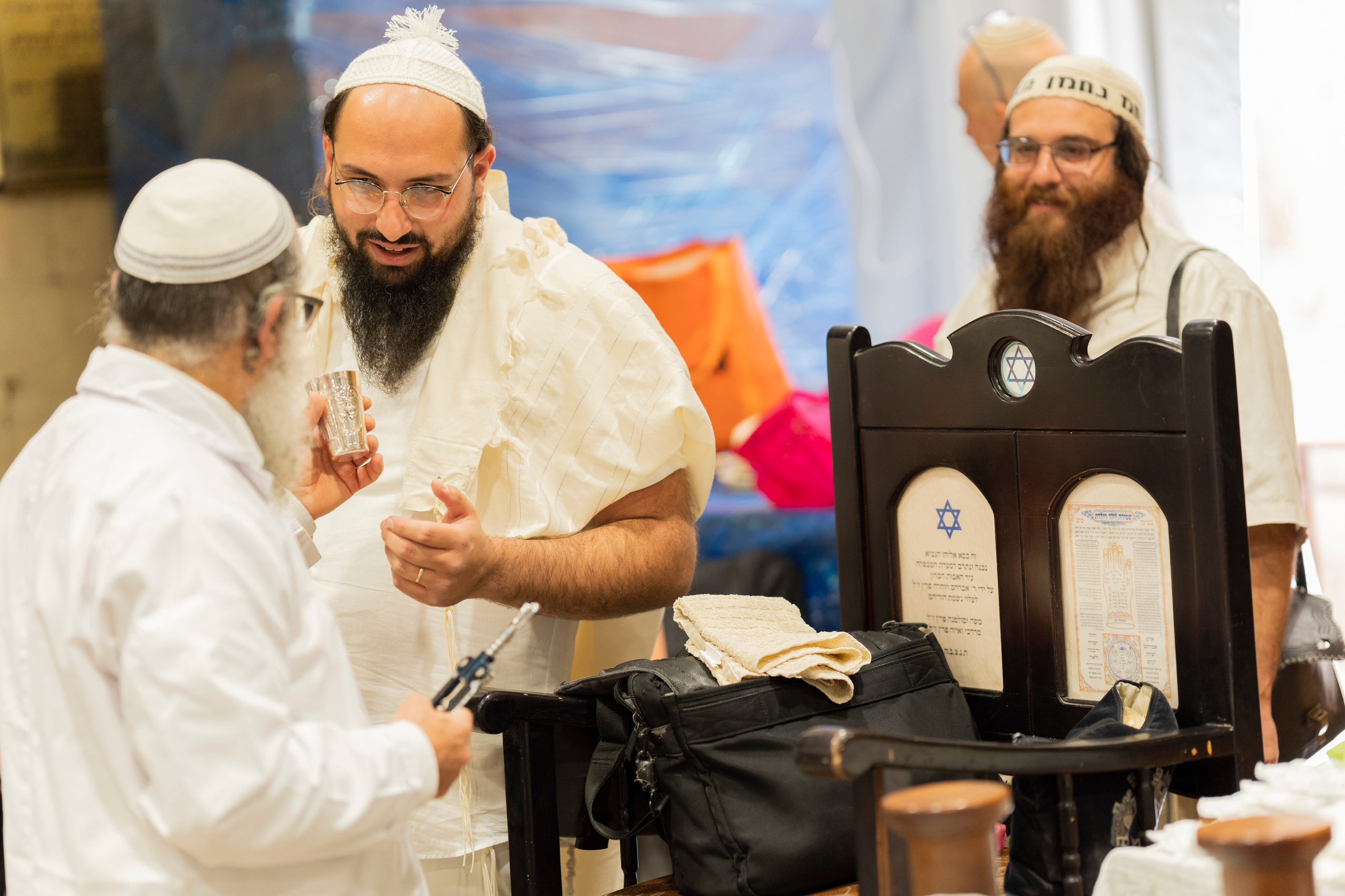 הברית של נחמן חזן. יוסף מזרחי צילום חתונה, ברית וזוגיות. צלם מקצועי שאוהב להוציא אתכם הכי יפים ברגעים הכי מרגשים