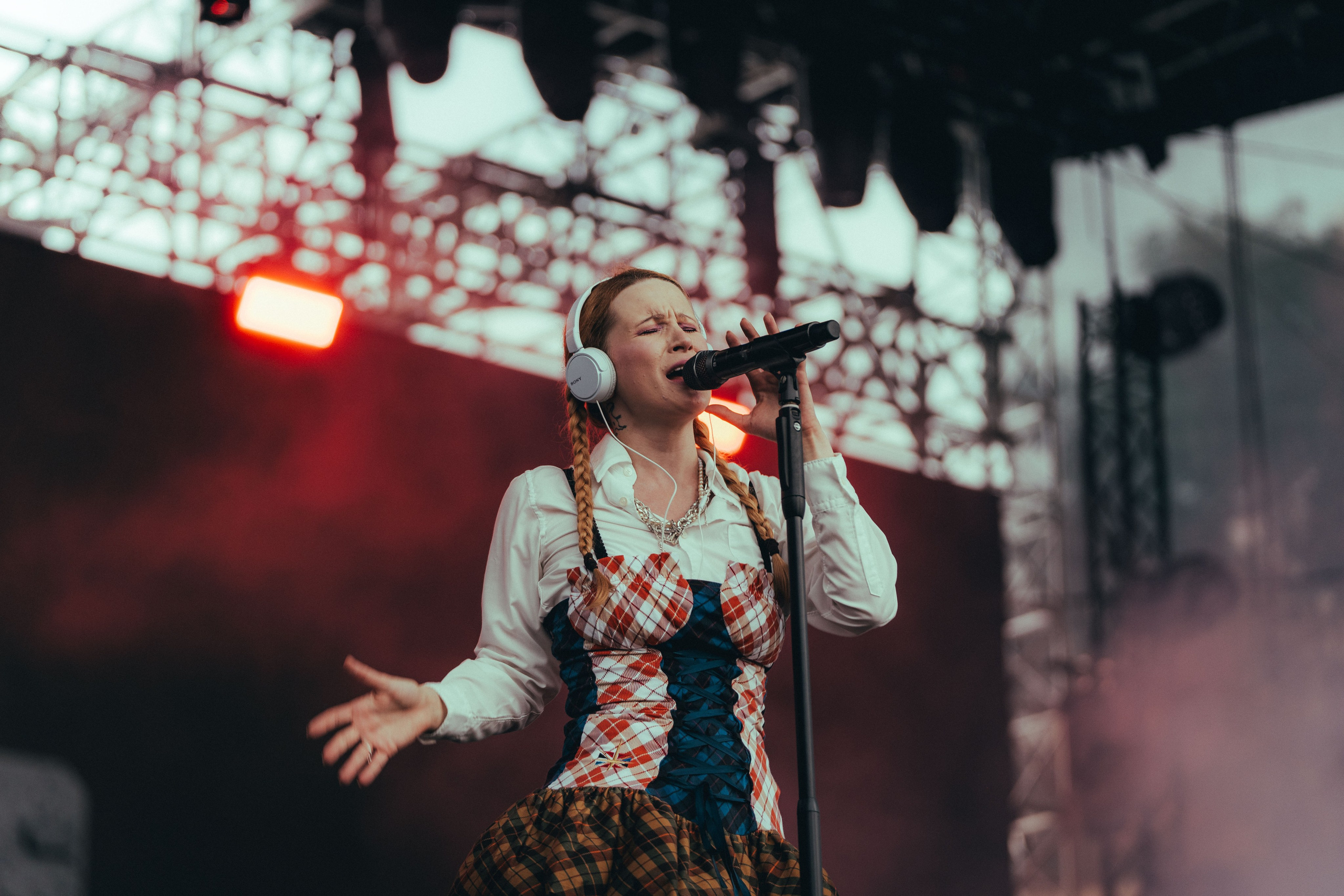 Monetochka. OutLoud Fest. Concert and portrait photographer in Prague