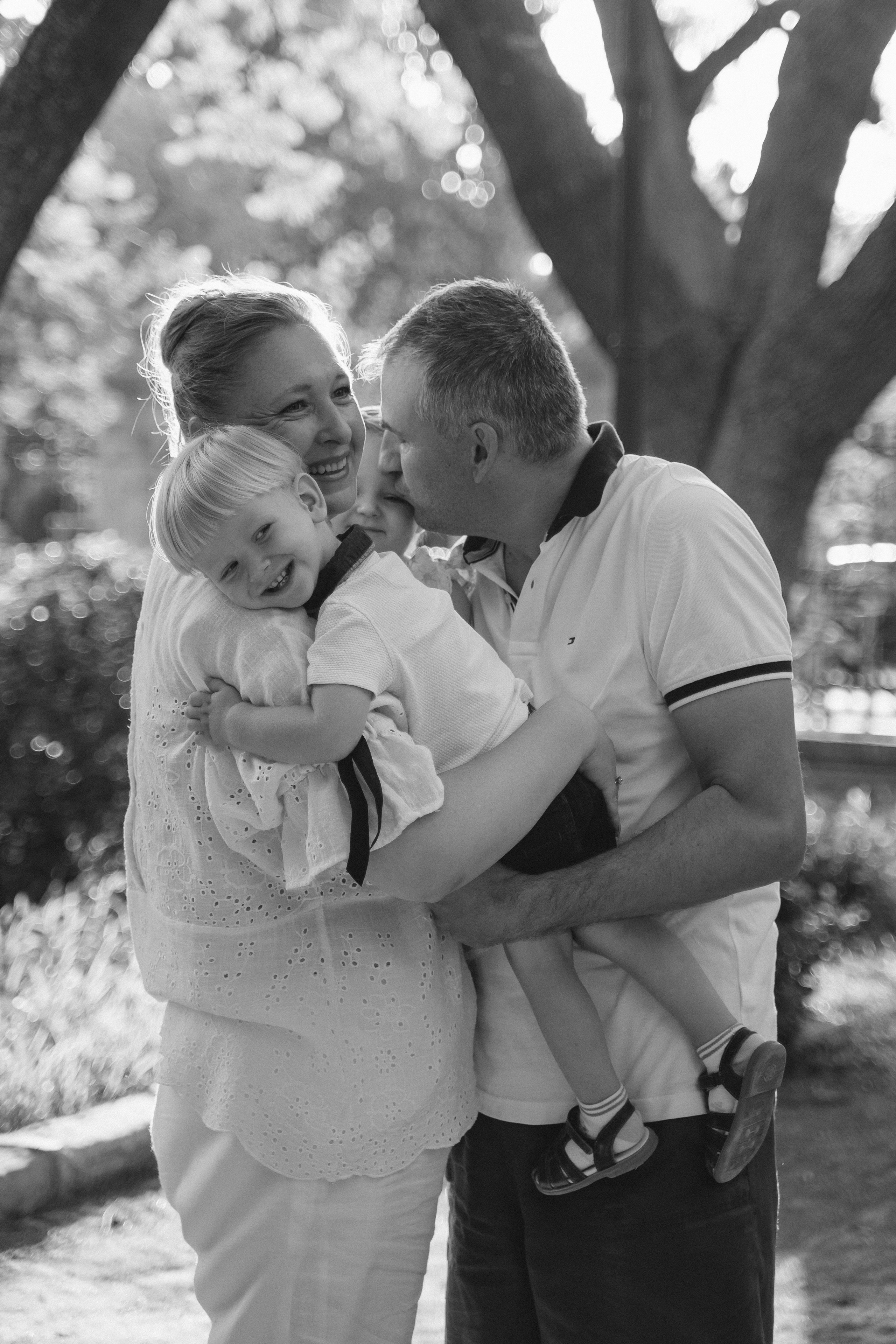 Anna, Pavel, Misha y Sofia. Fotógrafa de bodas y familias en España, Valencia: Nadia ProFoto