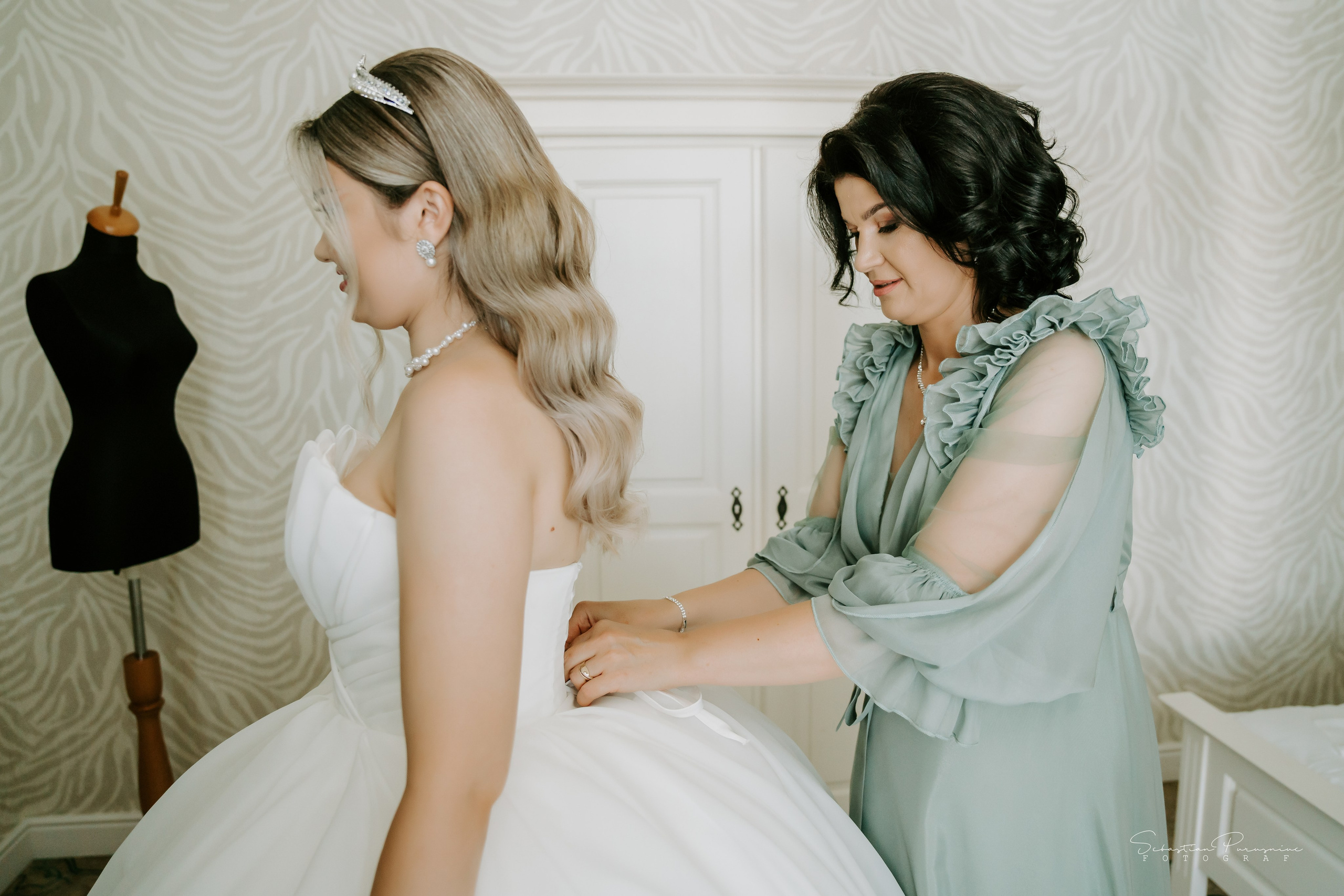 Bianca & Iulian. Sebastian Purusniuc Fotograf - Iasi