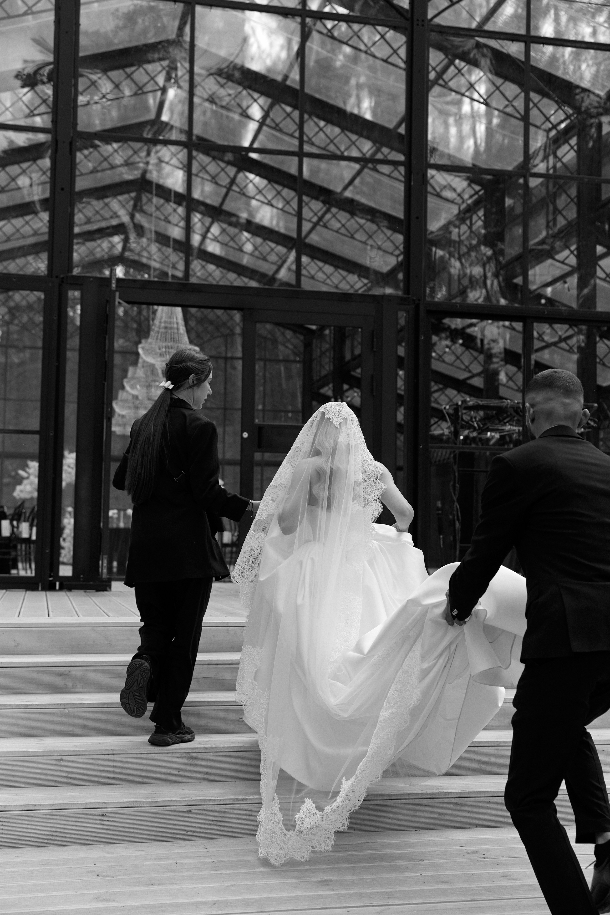 Natalia & Roman. Dworek przy lesie. Fotograf ślubny i rodzinny w Krakowie Yana Klymova