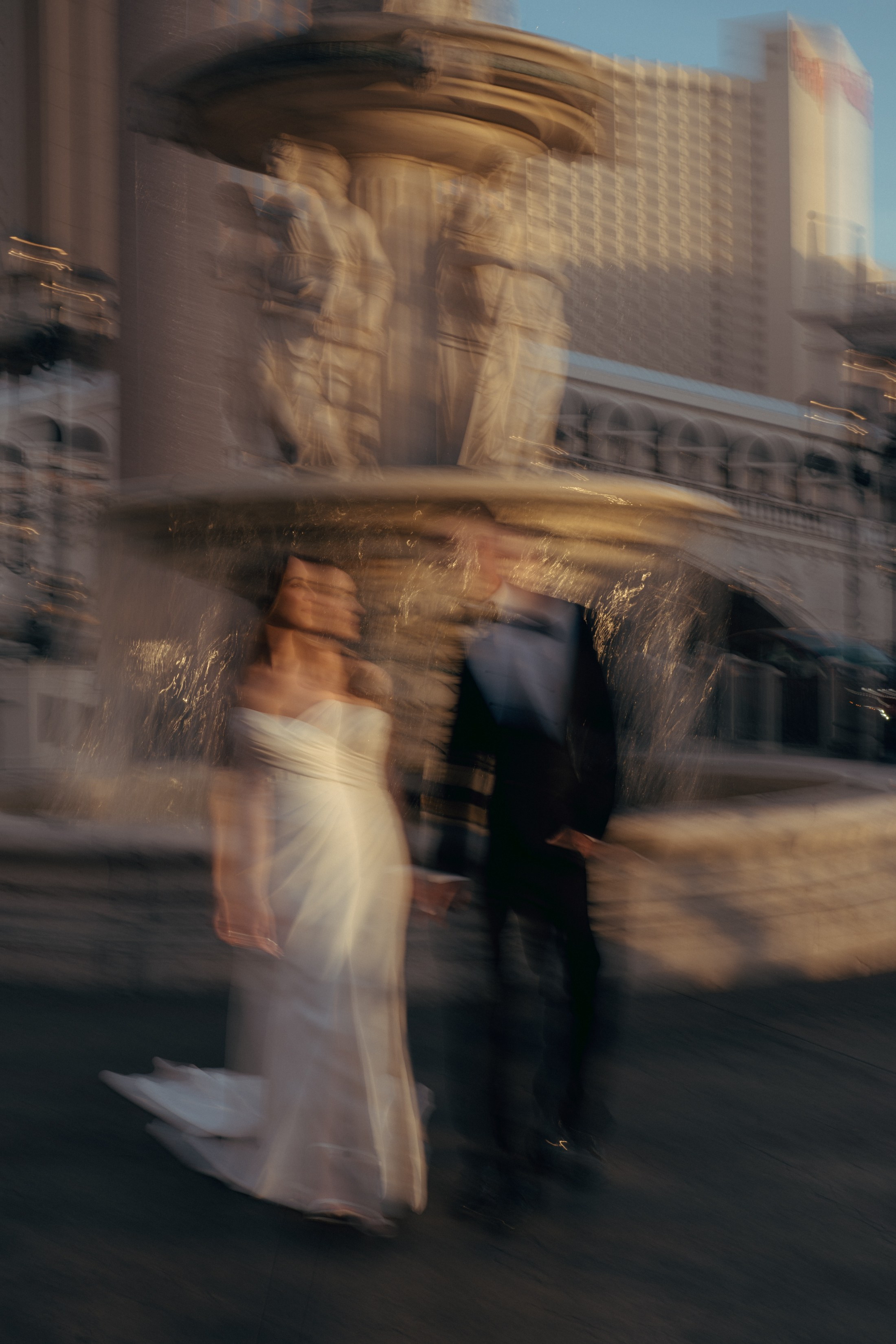L&C. Wedding & elopement photographer Viktoriya Kravtsov. Las Vegas