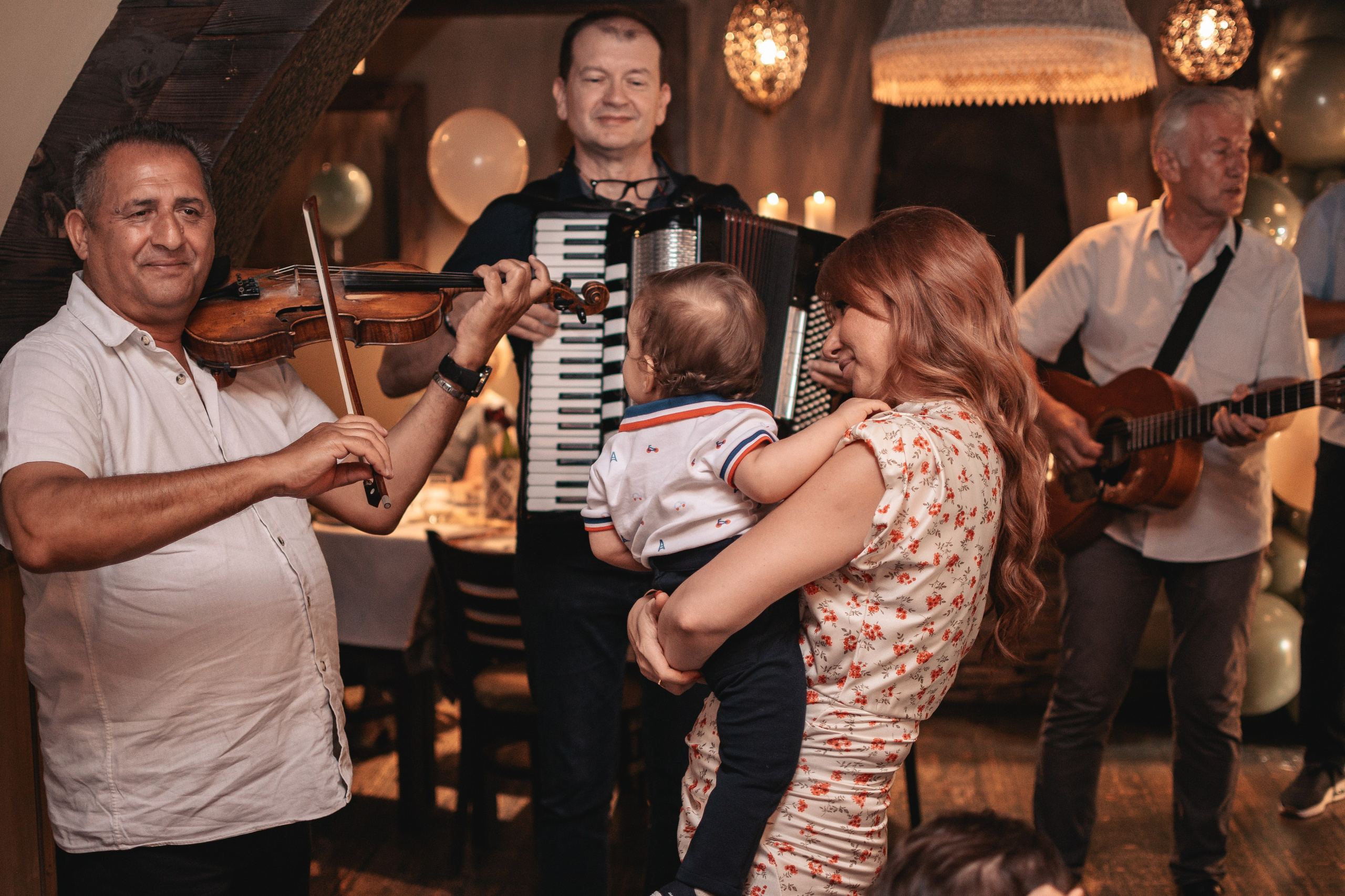 Lazar, krštenje i rođendan. BambinaaPhotography