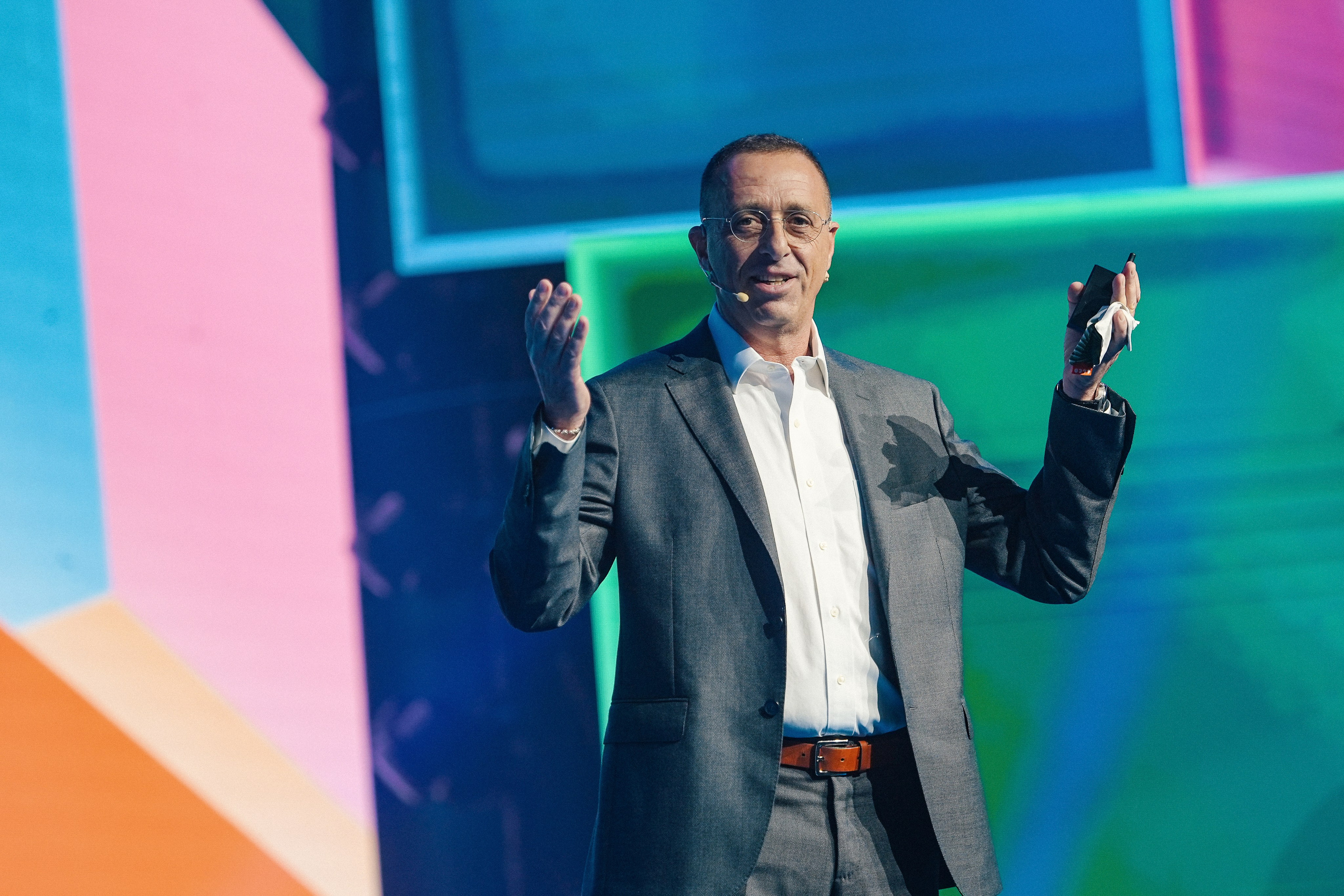 Business. Dmitry Gorodetsky Event Photographer