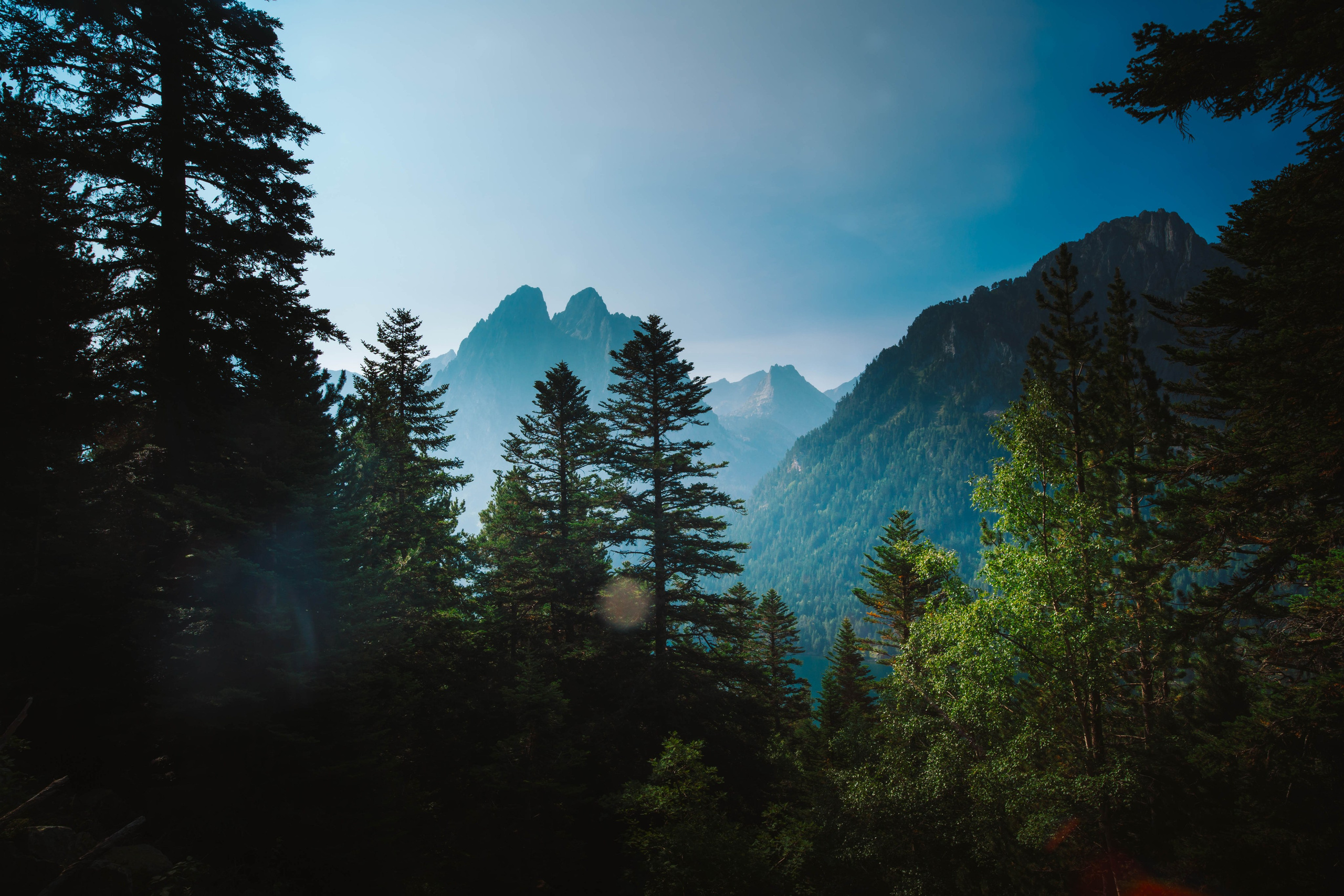Parque Nacional de Aigüestortes y Estany de Sant Maurici. Alba del Norte Studio