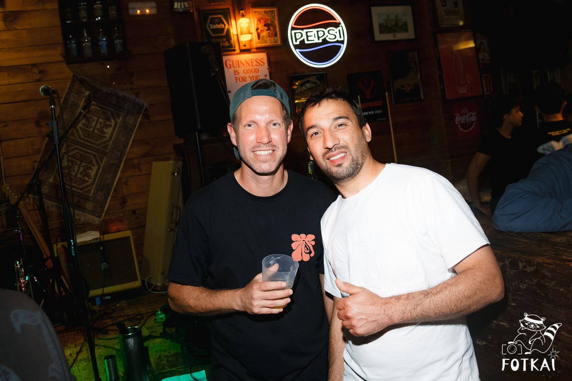 Los Ekilibristas de la Cuerda Floja — Фото с концерта в Торревьехе, 2026 | FOTKAI