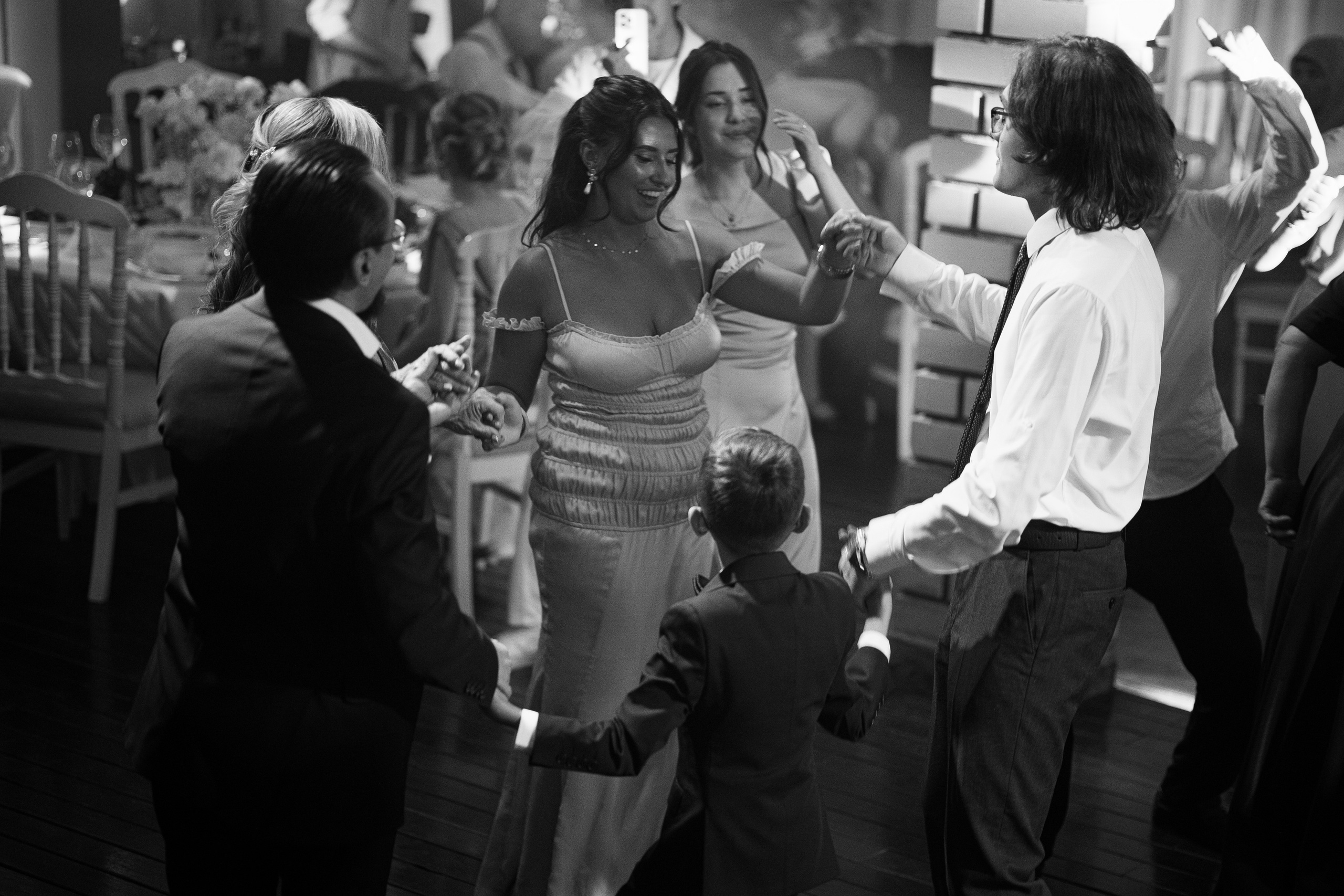 Thomas & Suyumbika. Главная