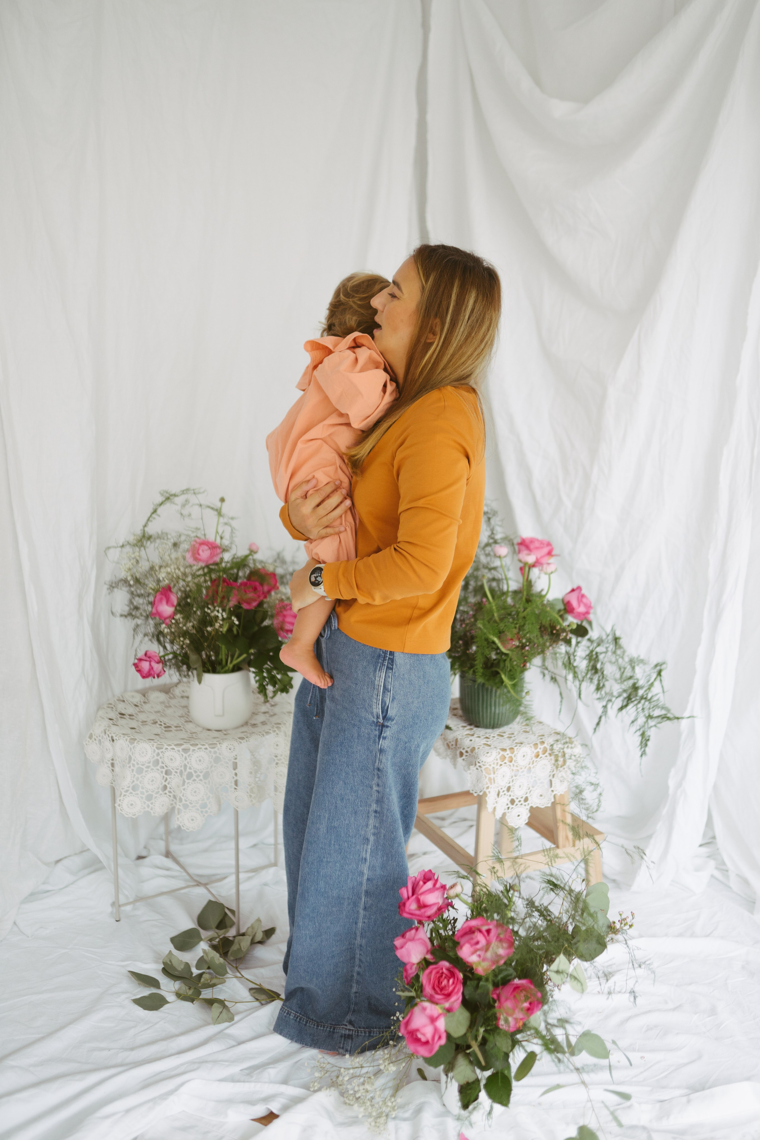 Ședințe Foto Primăvara Colorată Brașov | Mădălina Beda. Madalina Beda- Artist vizual, fotograf, doula la nastere, consultant babywearing Brasov si in toata tara