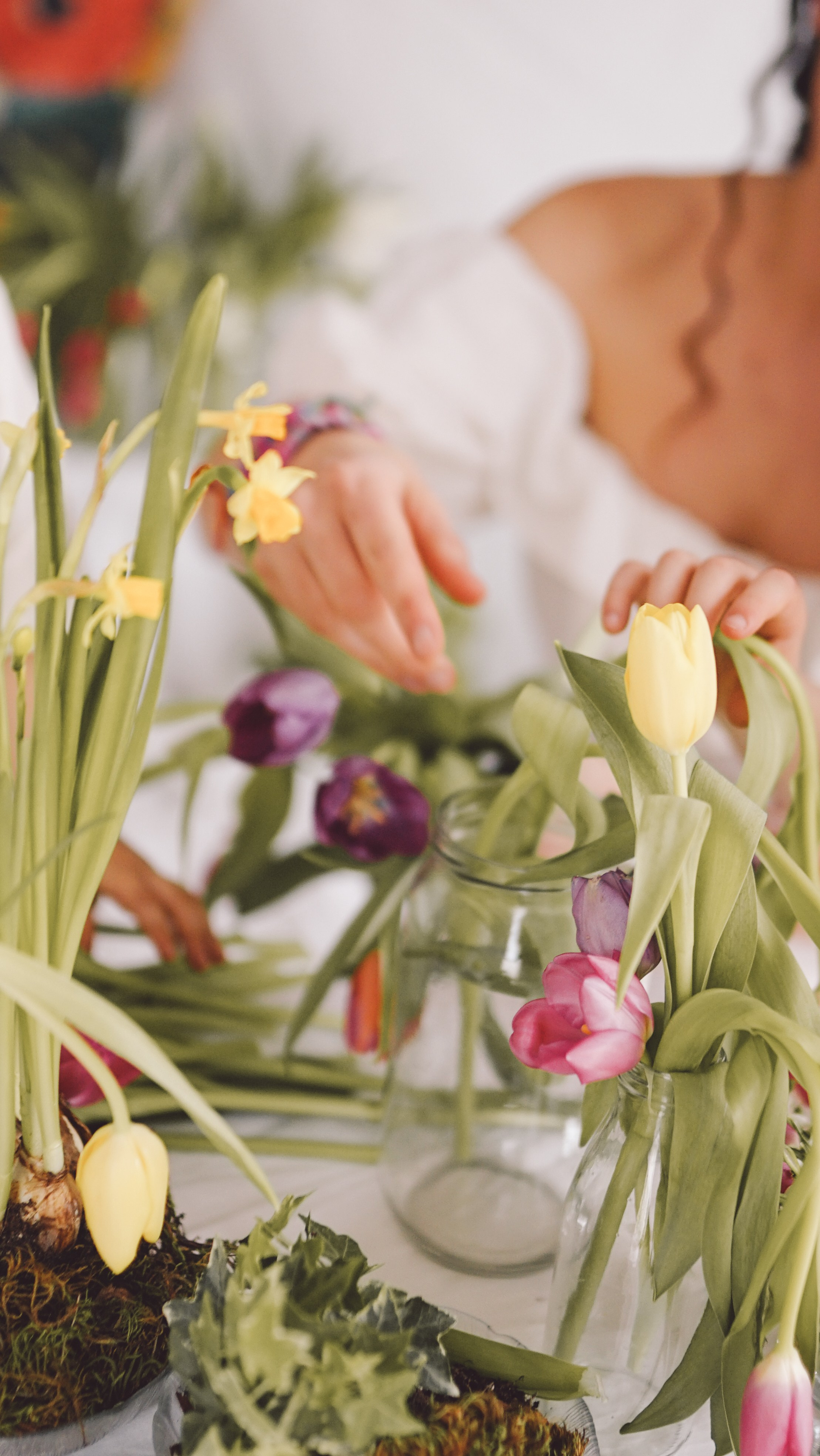 Ședințe Foto Primăvara Colorată Brașov | Mădălina Beda. Madalina Beda- Artist vizual, fotograf, doula la nastere, consultant babywearing Brasov si in toata tara