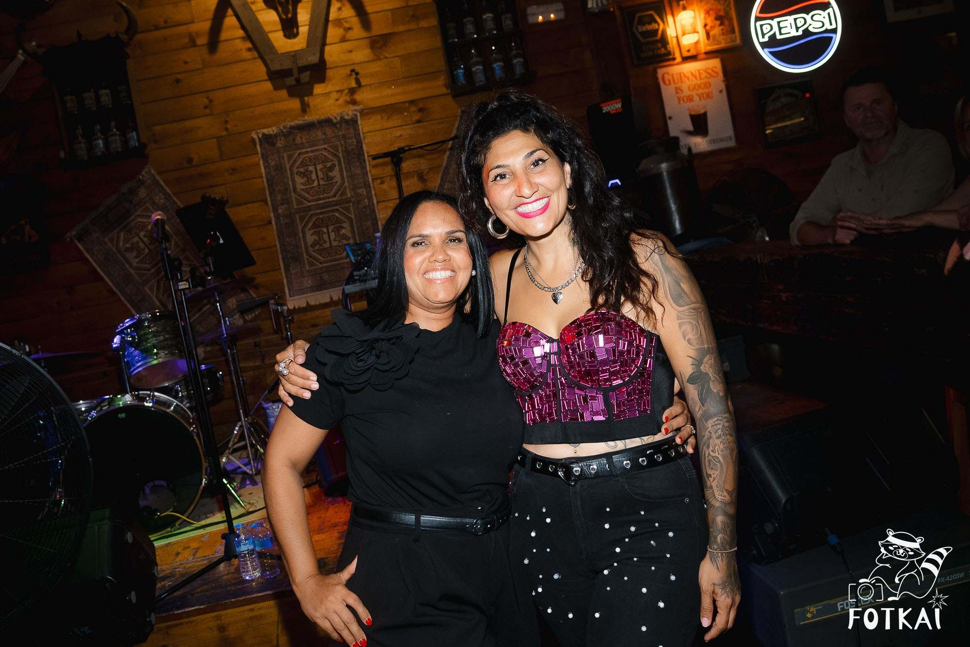 Tributo a Amy Winehouse en El Paso Bar (2 de mayo de 2026) – Fotos, concierto en vivo y ambiente único | FOTKAI