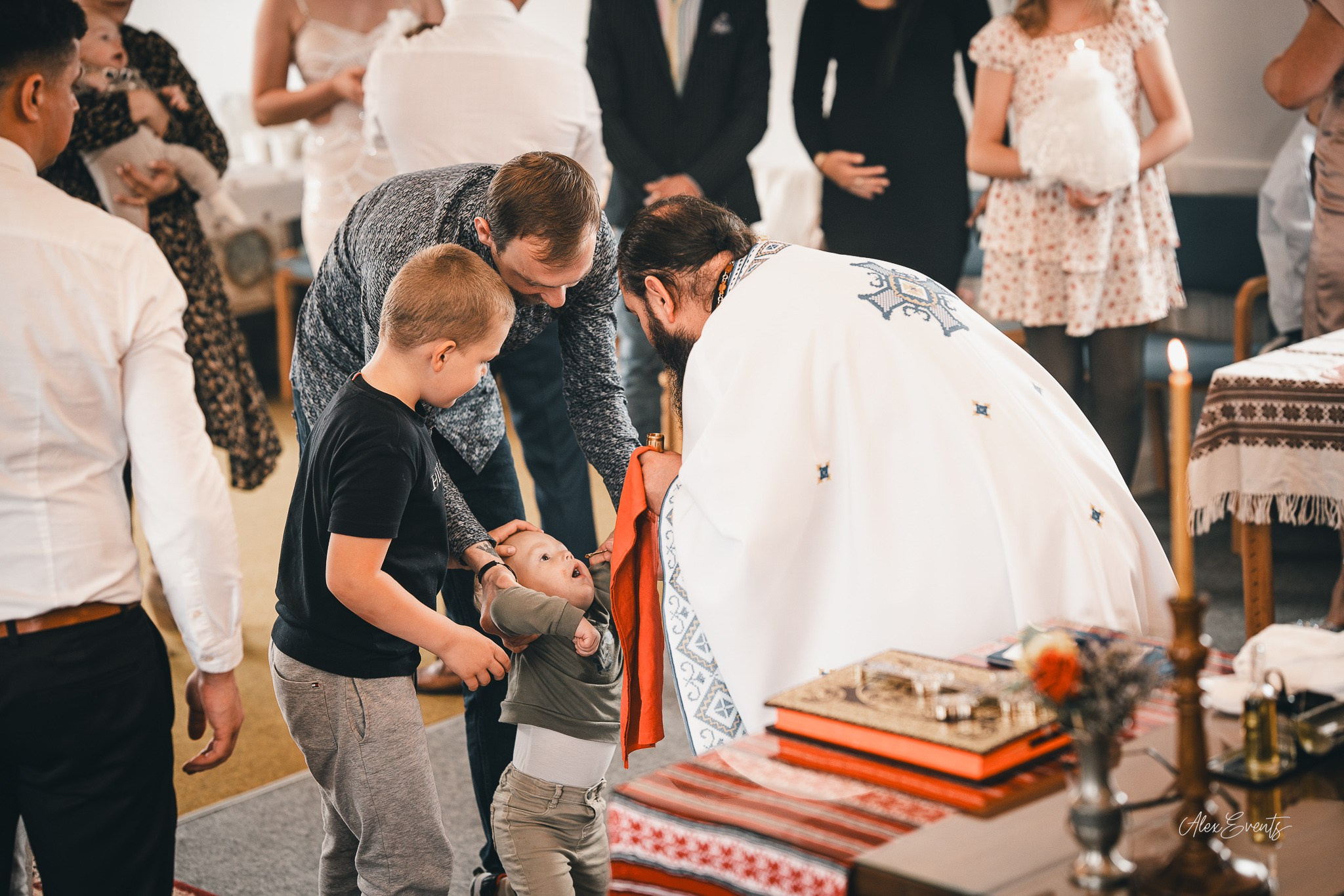 Botez autentic romanesc fotografiat la biserica din Agerbæk Danemarca. AlexEvents Fotograf / Videograf de evenimente Danemarca DK Horsens, Arhus, Odense, Vejle.Nunta, botez, foto-studio