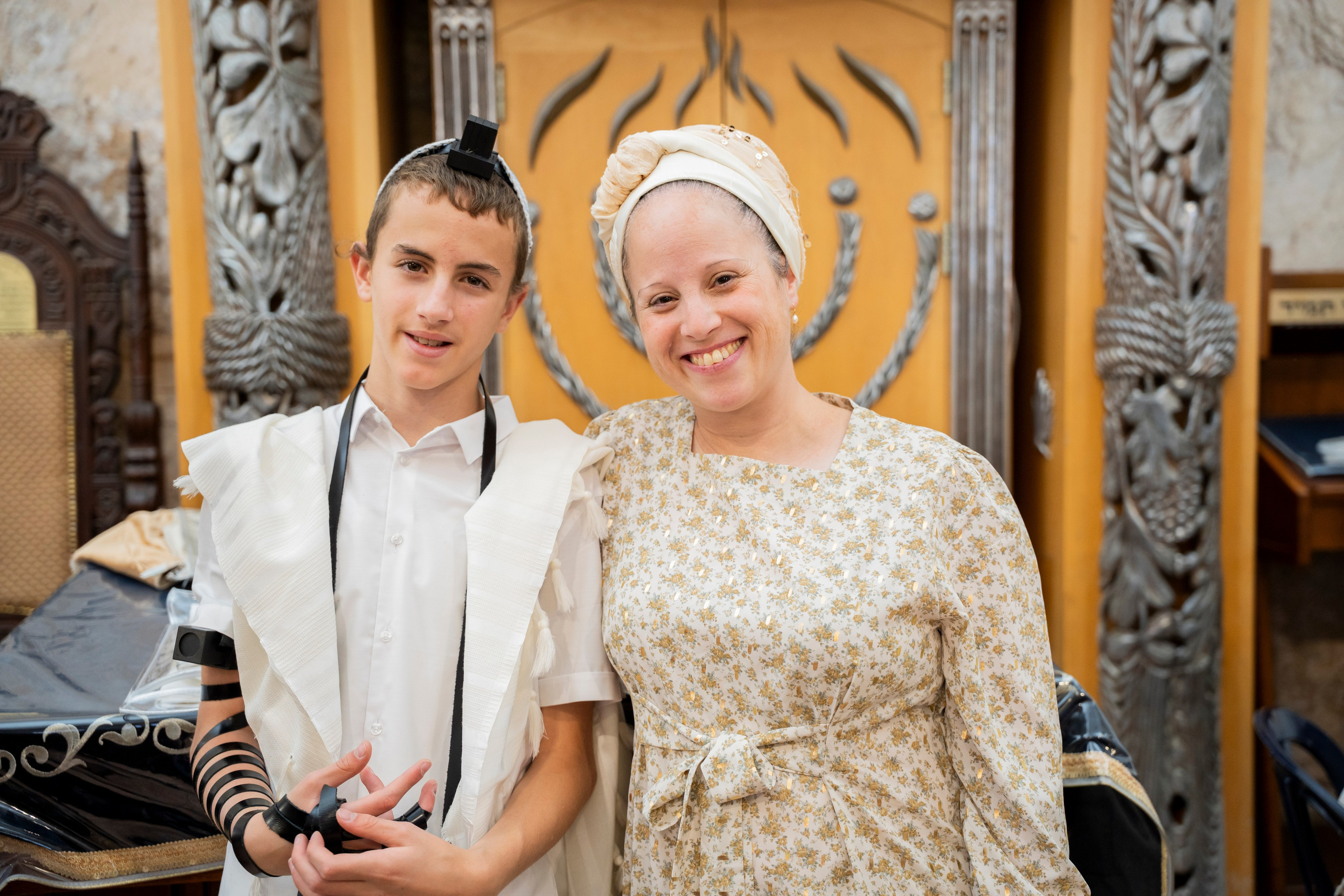 הנחת התפילין רפאל לוי. יוסף מזרחי צילום חתונה, ברית וזוגיות. צלם מקצועי שאוהב להוציא אתכם הכי יפים ברגעים הכי מרגשים