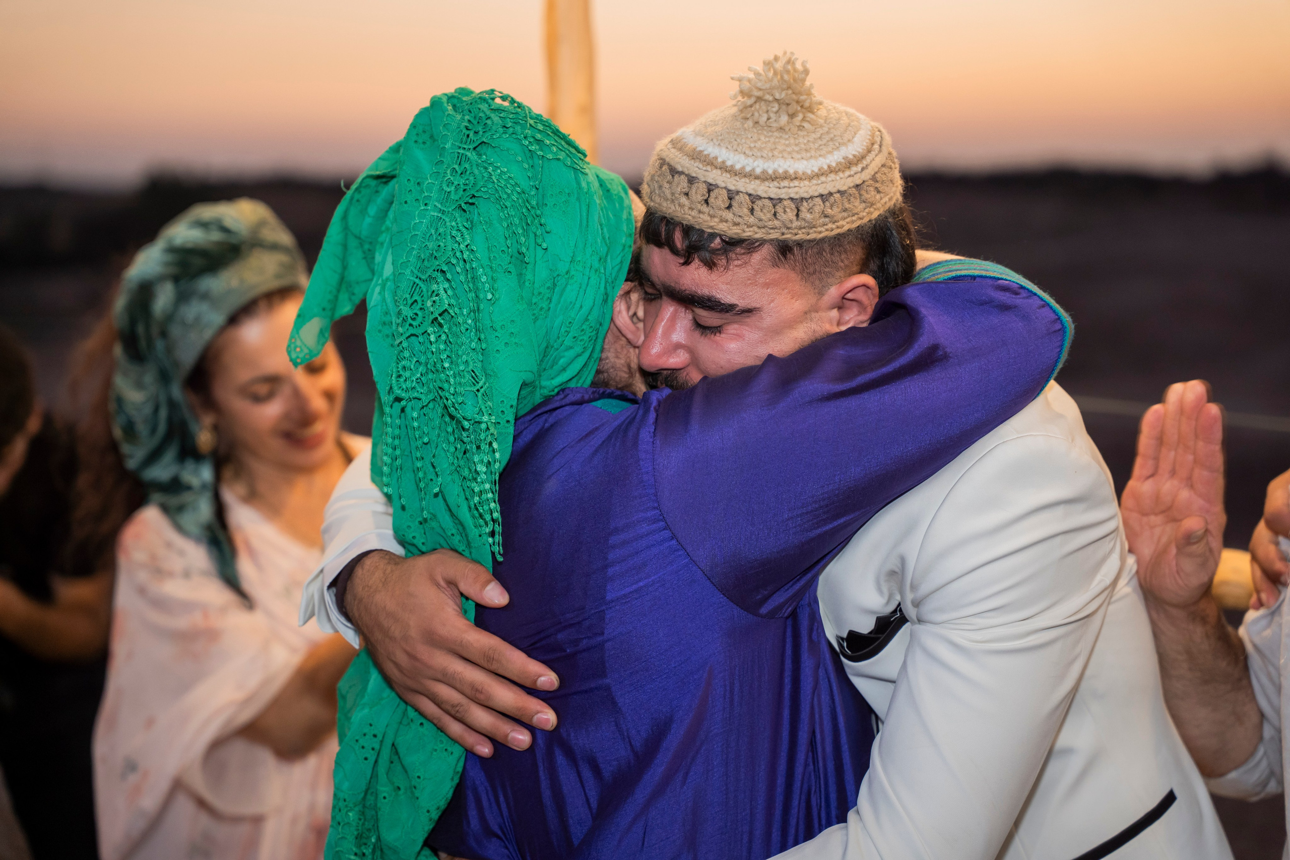 אביה ואחיה. יוסף מזרחי צילום חתונה, ברית וזוגיות. צלם מקצועי שאוהב להוציא אתכם הכי יפים ברגעים הכי מרגשים