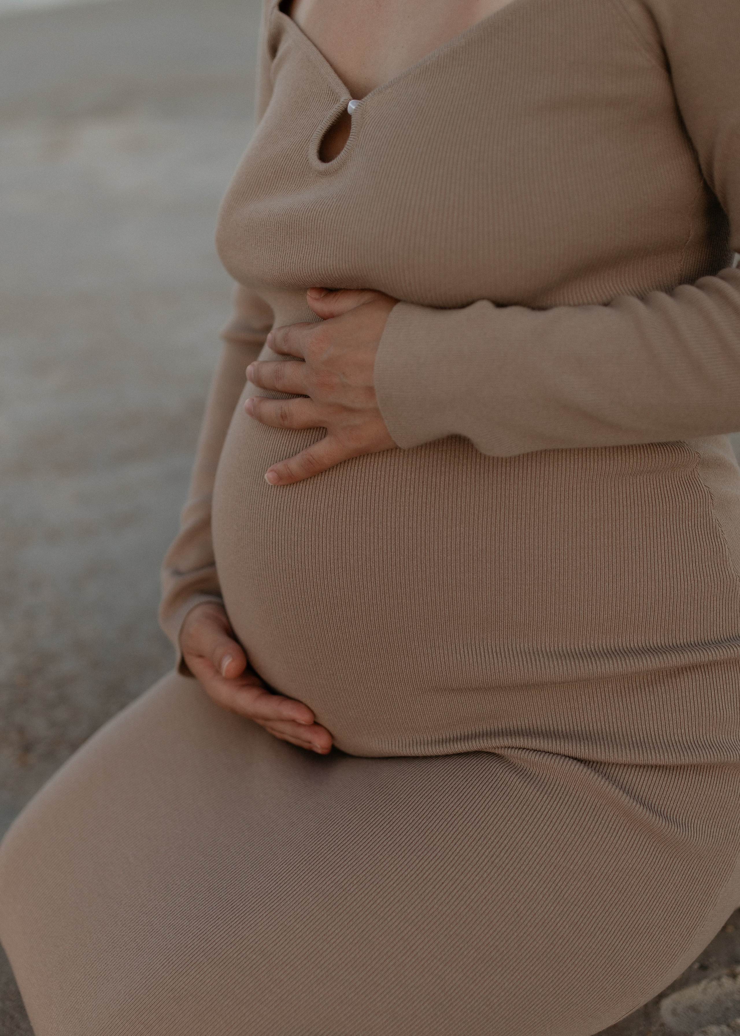 T + A Maternity at the Beach. Portrait and couples photographer in Florida, Valeriia Honcharova