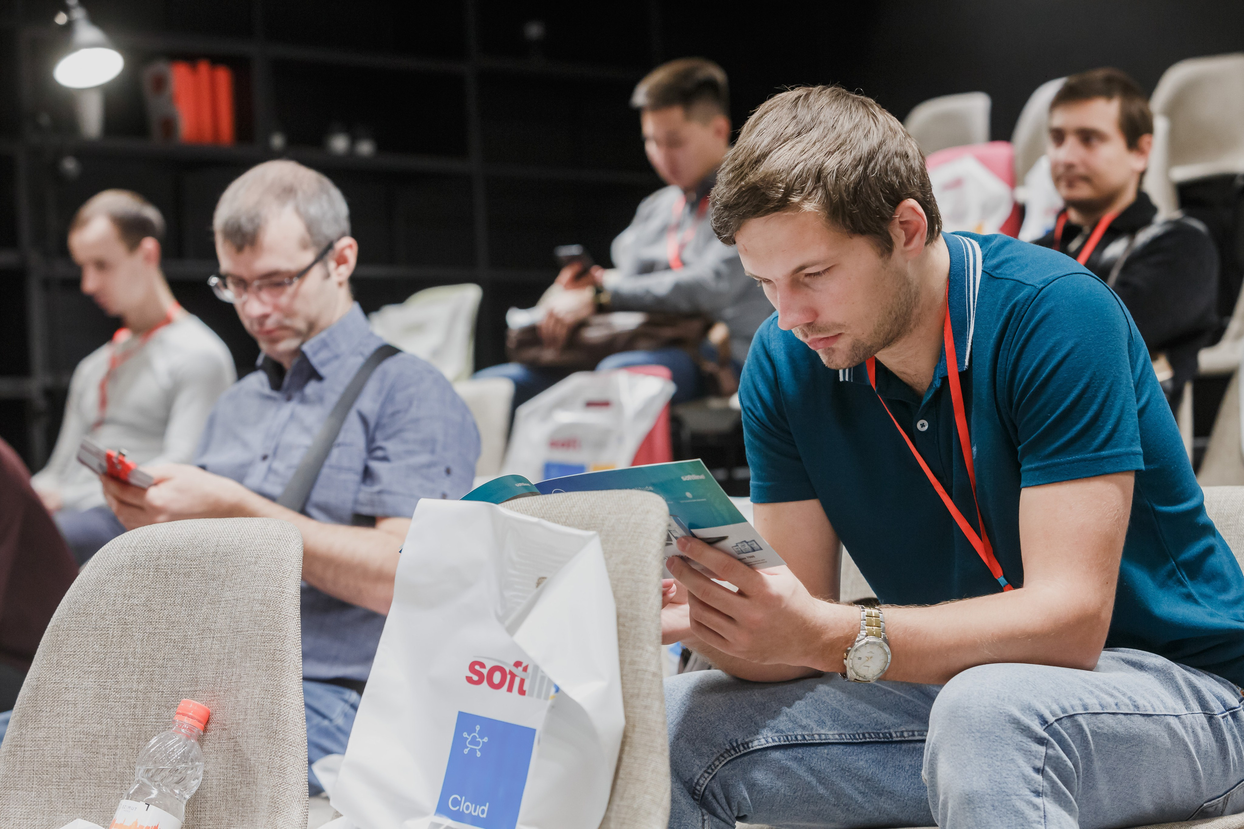 Conferencias. Fotógrafo de retrato, familia y reportajes en Valencia | España | Europa Vitalii Lumier