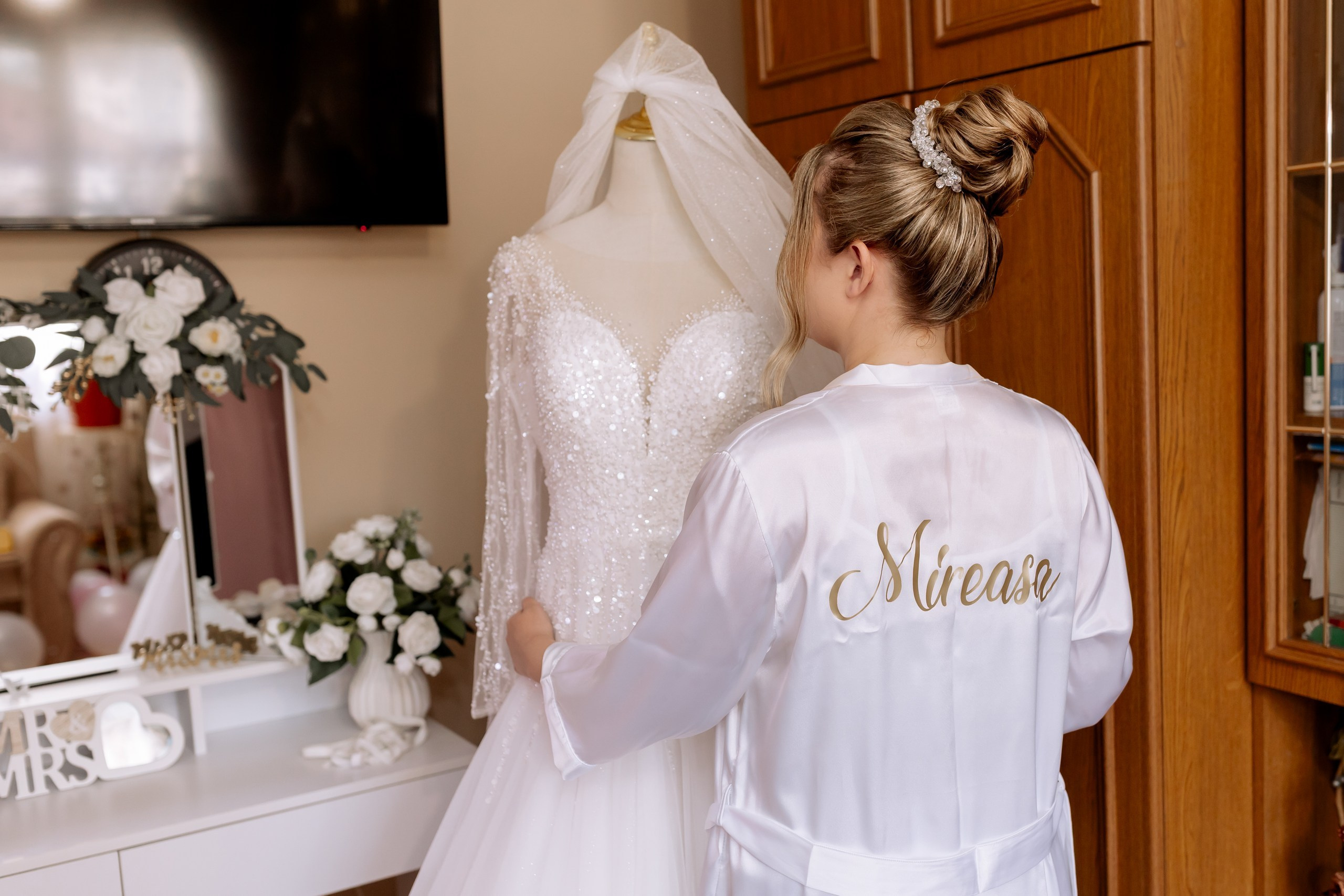 * fotograf stare civilă Siret* fotograf Bucovina* fotograf nuntă Suceava* fotograf Iași Botoșani* stare civilă tradițională* ie românească nuntă* AlinoFotoStudio* fotograf Andrei și Andreea- Alin Chirilă fotograf – stare civilă Siret, Suceava, Andrei și Andreea în ie tradițională, poveste spusă prin fotografiefotograf stare civilă Siret Suceava Alin Chirilă – miri îmbrăcați în costum tradițional bucovineanAlin Chirilă fotograf nuntă Siret Suceava – stare civilă autentică în Bucovina, emoții realefotograf Siret Suceava Alin Chirilă – Andrei și Andreea la starea civilă în ie tradiționalăstare civilă Siret fotograf Alin Chirilă – cadre naturale cu miri în costum popular din Bucovinafotograf nuntă Siret Suceava Alin Chirilă – povestitor prin fotografie, moment emoționant la starea civilăAlin Chirilă fotograf stare civilă Siret – iubire autentică surprinsă în stil documentarfotograf Bucovina Siret Alin Chirilă – stare civilă în ie tradițională, cadre pline de emoțieAlin Chirilă fotograf Suceava – Andrei și Andreea spun DA la starea civilă în Siretfotograf stare civilă Suceava Siret Alin Chirilă – poveste de iubire în stil tradițional românesc - Alin Chirilă fotograf profesionist, AlinoFotoStudio, fotograf evenimente Siret, Suceava County, Iași, Bacău County, Botoșani, Neamț County, fotograf nunți, botezuri, cununii civile, portrete și momente autentice surprinse elegant.- Alin Chirilă surprinde momente elegante de nuntă și evenimente speciale prin AlinoFotoStudio, fotograf disponibil în Siret, Suceava County, Iași, Bacău County, Botoșani și Neamț County, specializat în nunți, botezuri și cununii civile. - Alin Chirilă fotograf profesionist, AlinoFotoStudio, fotograf nuntă și evenimente în Siret, Suceava, Iași, Bacău, Botoșani și Piatra Neamț, fotograf nunți, botezuri, cununie civilă, ședințe foto, trash the dress, logodnă, familie, portrete și fotografii autentice. - AlinoFotoStudio by Alin Chirilă, fotograf evenimente premium în Suceava County, Iași County, Bacău County, Botoșani County și Neamț County, fotograf de familie, fotograf ceremonii religioase, petreceri și momente emoționante. - Alin Chirilă fotograf, povestitor prin fotografie, servicii foto profesionale pentru mireasă, mire, pregătiri nuntă, biserică, restaurant, valsul mirilor, tradiții românești și amintiri de neuitat în Moldova.