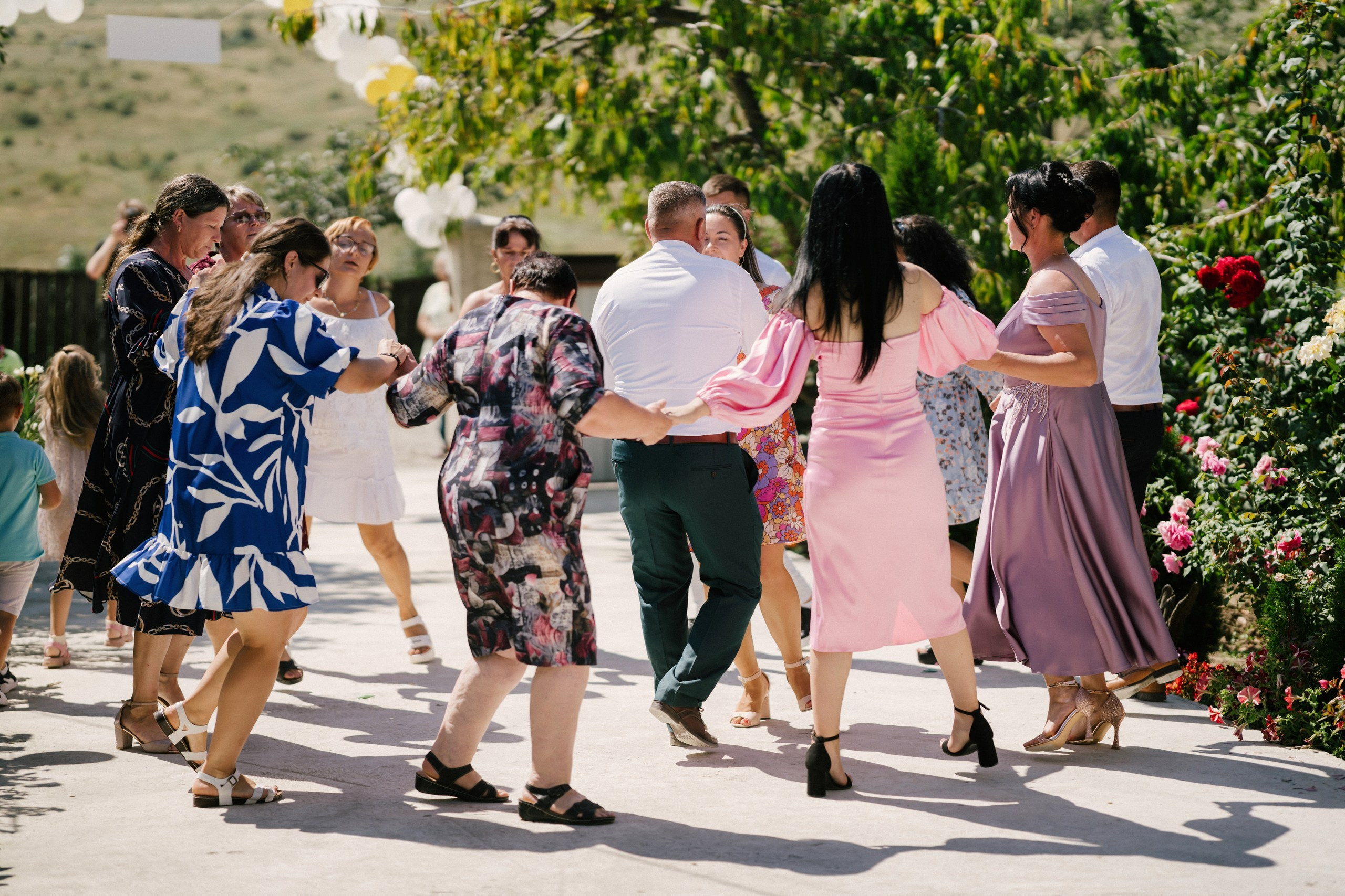 - mireasă Lavinia pregătire casa părintească Hârlău- mire Mihai pregătire Flămânzi cavalerii de onoare- fotograf nuntă Casa Jorovlea- ședință foto miri Mihai și Lavinia- nuntă elegantă Casa Jorovlea- fotografie de nuntă naturală România- domnișoare de onoare pregătire mireasă- emoții nuntă biserică- dansul mirilor Casa Jorovlea* fotograf profesionist nuntă Botoșani Iași* fotografie documentară de nuntă- familie și prieteni la nuntă- nași Mihai și Nicoleta nuntă- portret mireasă în lumină naturală- petrecere nuntă Casa Jorovlea- Nuntă Mihai și Lavinia – momente emoționante din ziua nunții, pregătirile mirilor în Hârlău și Flămânzi, ceremonia religioasă și ședința foto realizată de  AlinoFotoStudio -  Mireasa Lavinia în timpul pregătirilor la Hârlău-  Mihai pregătit de cavalerii de onoare în Flămânzi - Ceremonia religioasă a mirilor Mihai și Lavinia-Ședință foto romantică de nuntă Mihai și Lavinia - Dansul mirilor la petrecerea de nuntă -  fotograf nuntă Iași-  fotograf nuntă Botoșani- wedding photography Romania- AlinoFotoStudio - AlinoFotoStudio - Alin Chirilă fotograf - fotograf Botoșani - fotograf Iași - fotograf Hârlău - fotograf Bacău - fotograf Suceava - fotograf București - fotograf Neamț - servicii foto video - fotograf evenimente - fotograf nuntă - fotograf botez - wedding photographer Romania - ședință foto nuntă - fotografie de eveniment - wedding photography - fotografie profesională - fotograf profesionist România- povestitor prin fotografie, servicii foto - video -profesionale