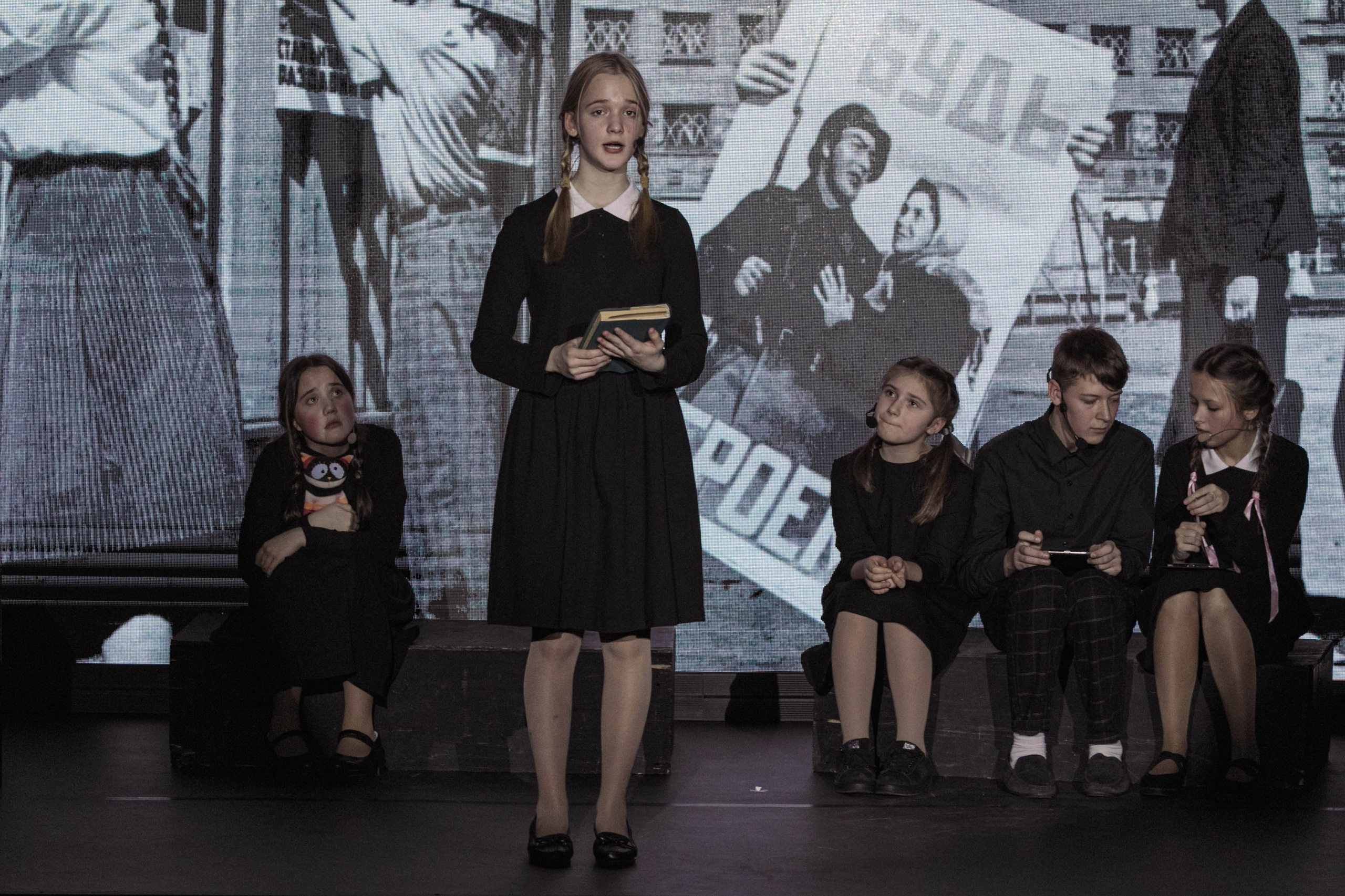 Спектакль "Узелки блокадной памяти", студия художественного слова "Начало", 2024 г. Фотограф: Адмакина Дарья