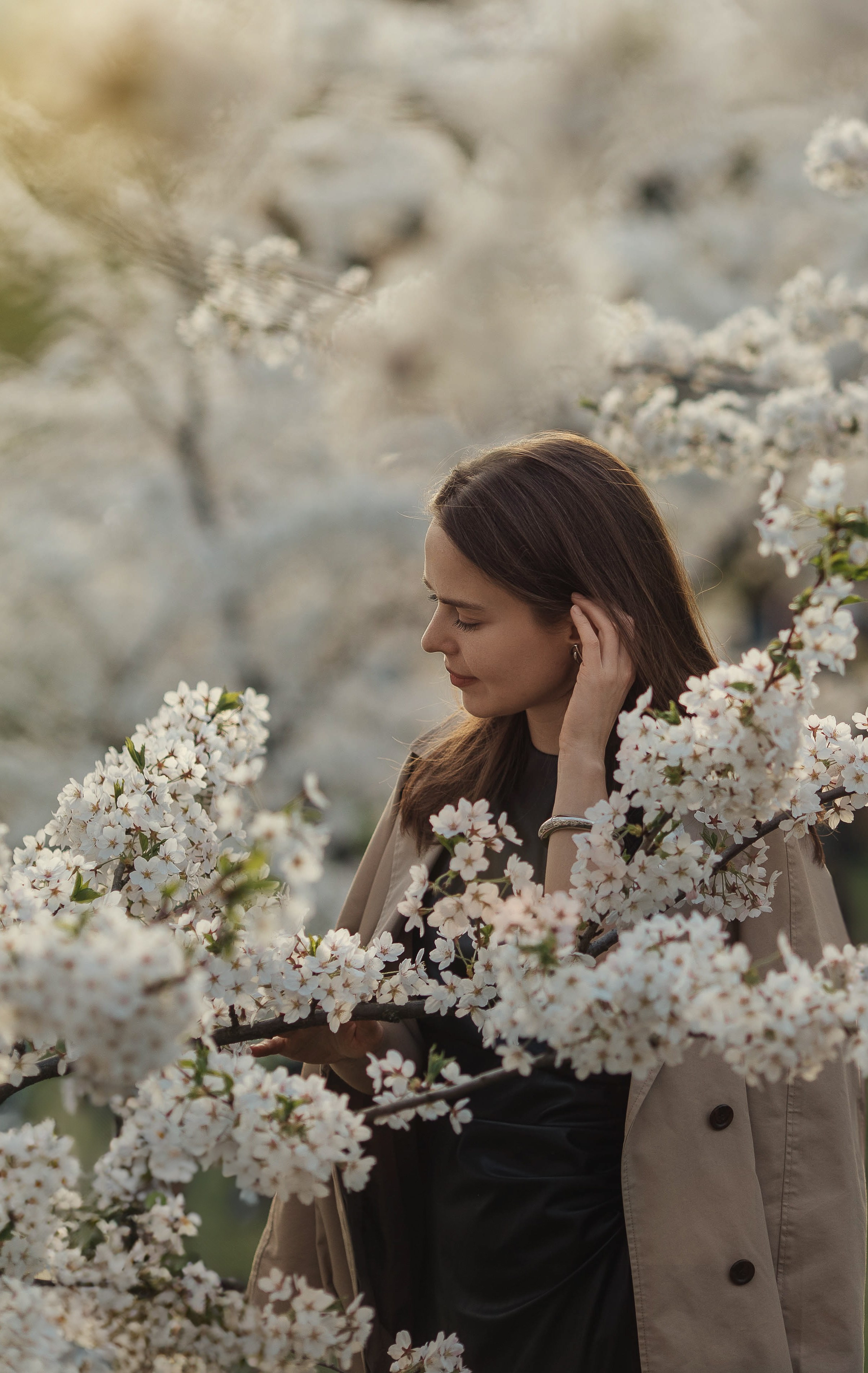 Прогулка Ольги в сакуре. Family photographer in Vilnuis Svetlana Naumova